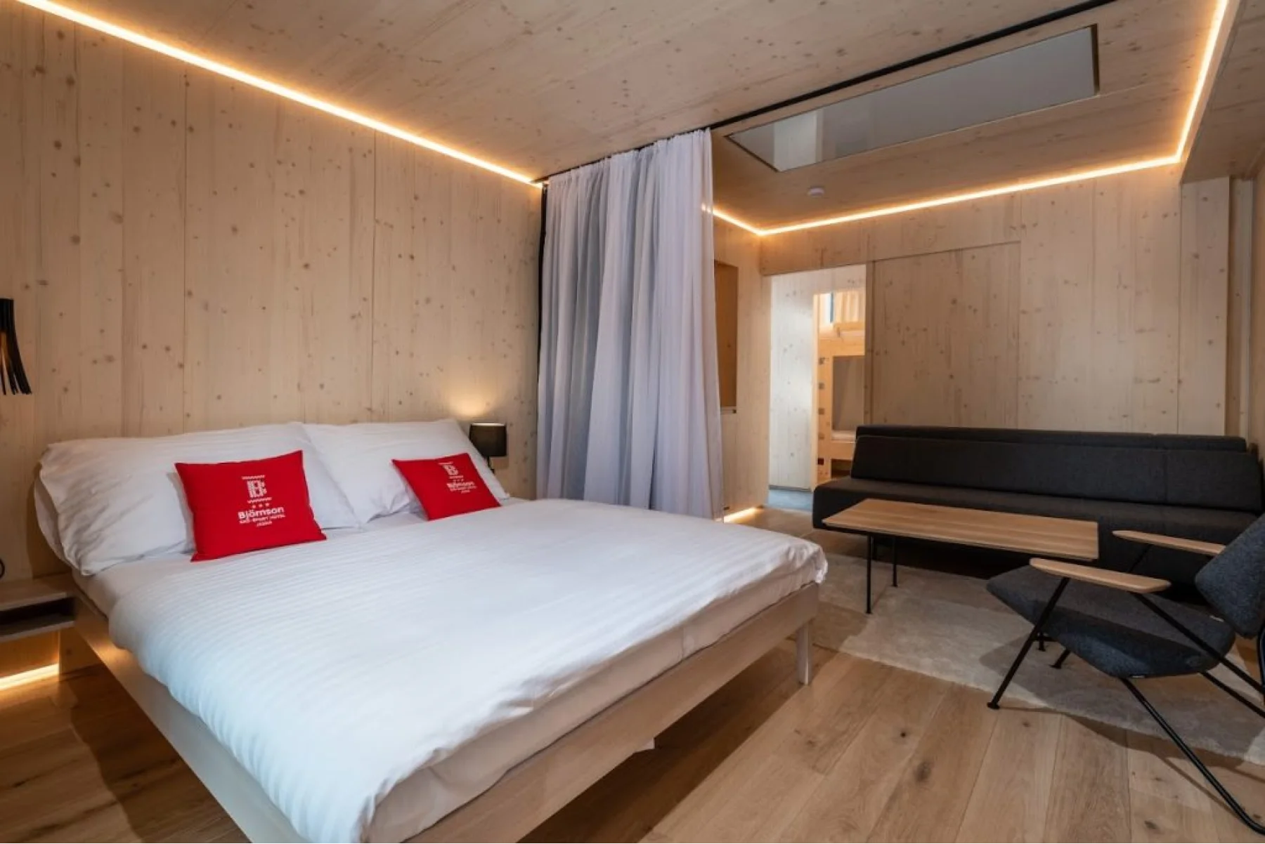 Dovolená v unikátních Björnson Tree Houses s novým venkovním wellness, 2 děti do 9,9 let zdarma