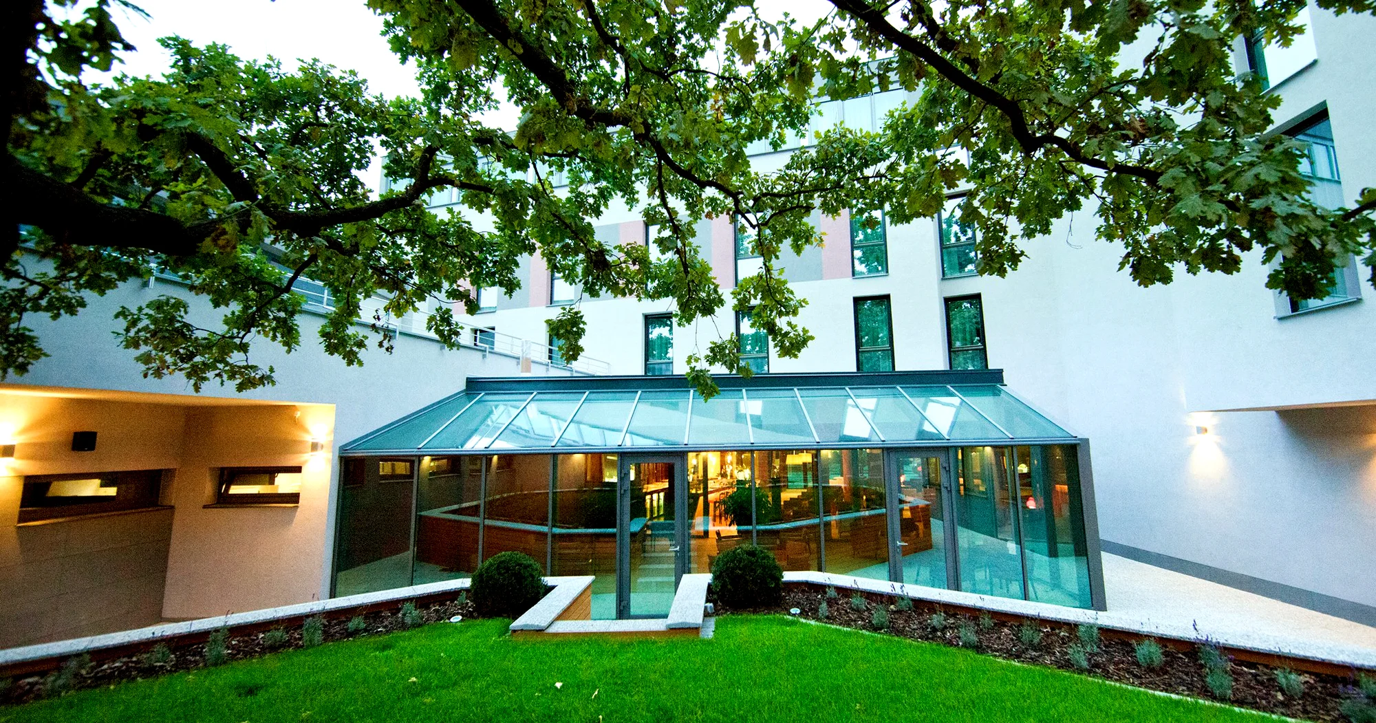 Pobyt v oblíbeném 4* hotelu Holiday Inn Trnava: designový interiér, snídaně i wellness