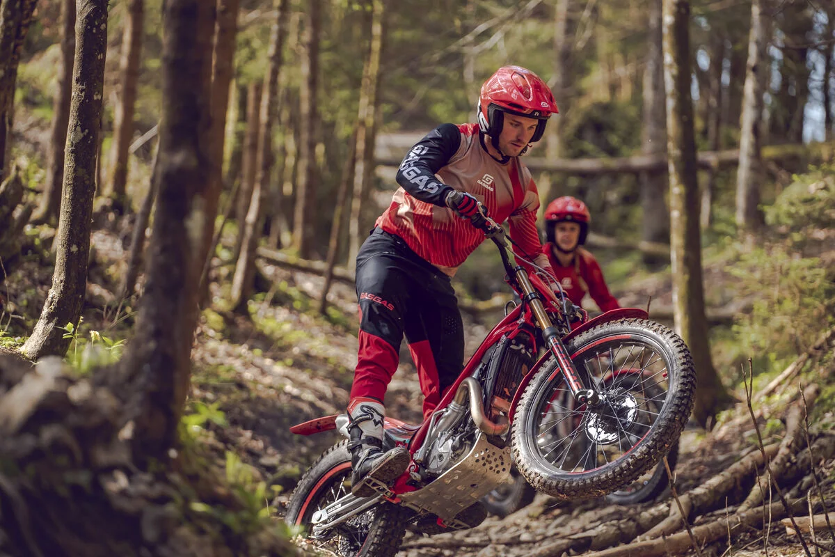 Motorkářské kurzy dle výběru: technika jízdy v náročném terénu, zdolávání překážek i mentální příprava