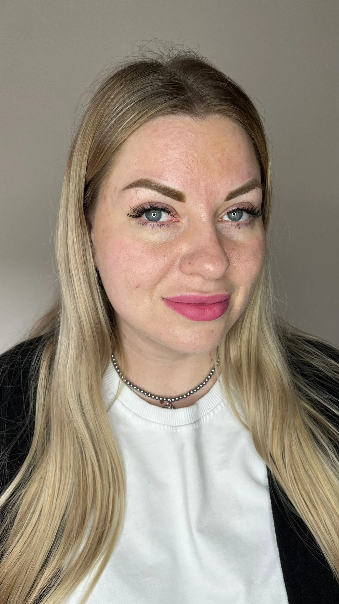 Perfektně upravená i bez líčidel: permanentní make-up obočí, očních linek či rtů, 60 minut