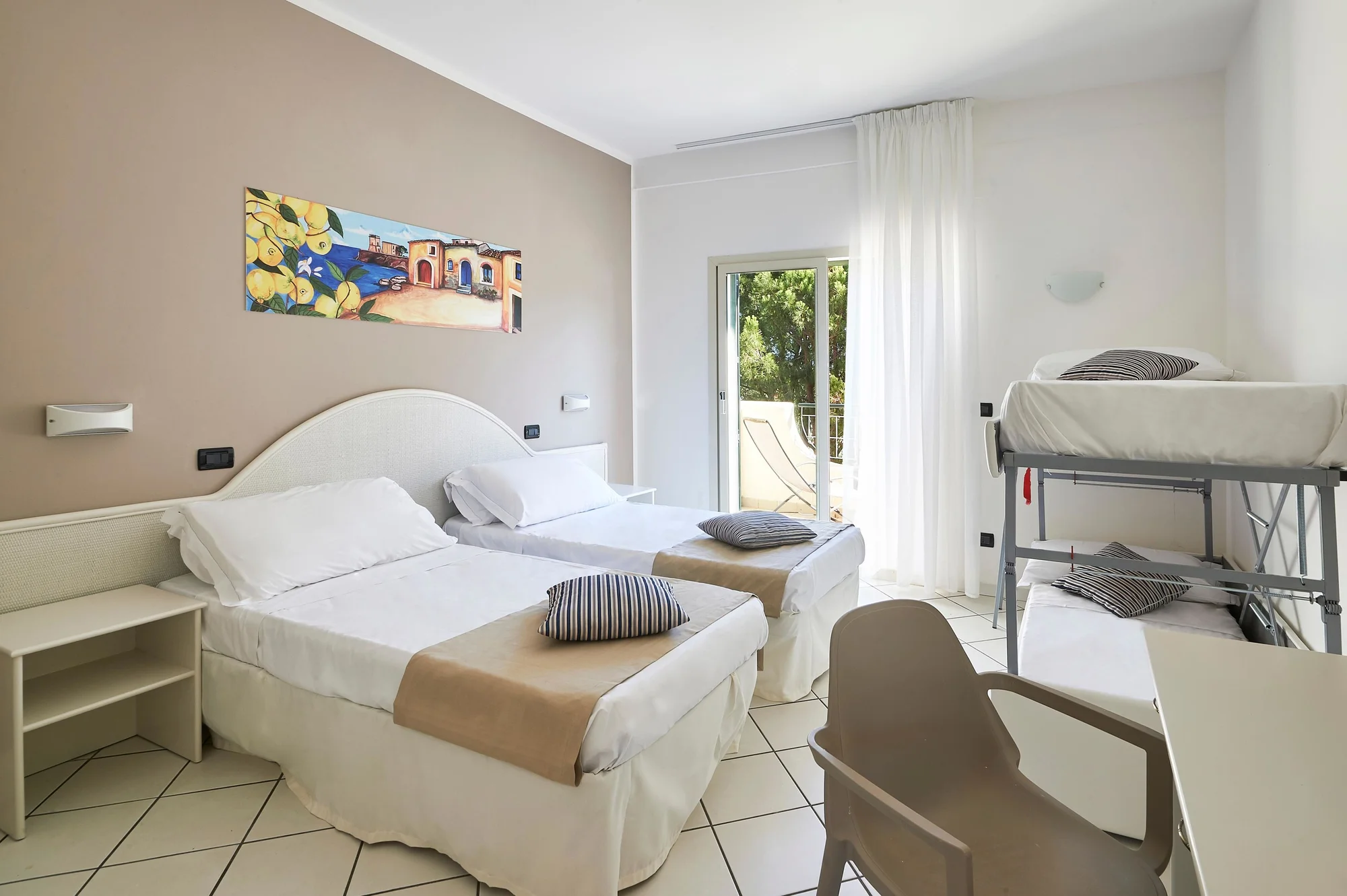 Sicílie: 4* hotel s vodním parkem, strava dle výběru od snídaní po all inclusive