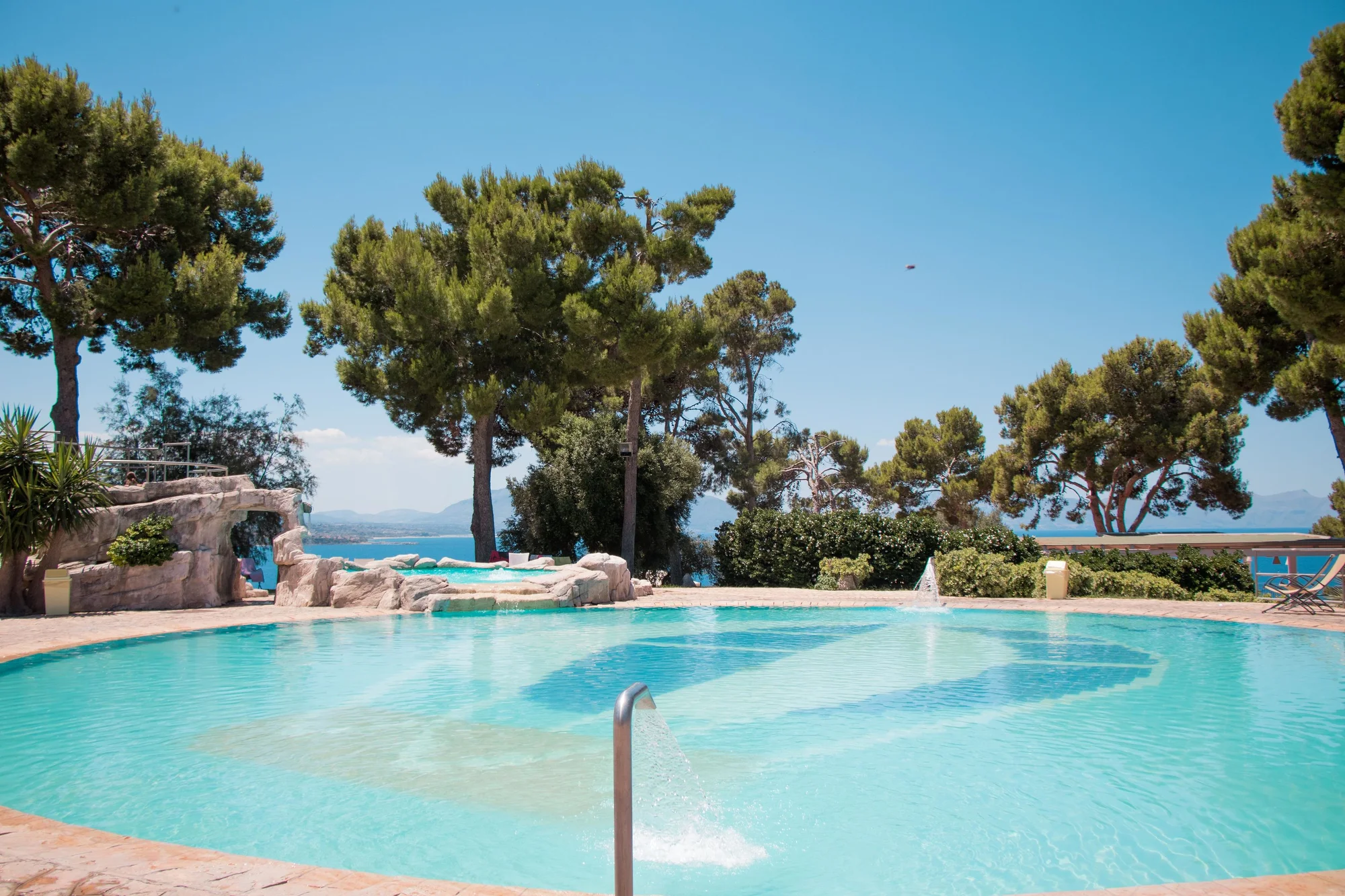 Sicílie: 4* hotel s vodním parkem, strava dle výběru od snídaní po all inclusive