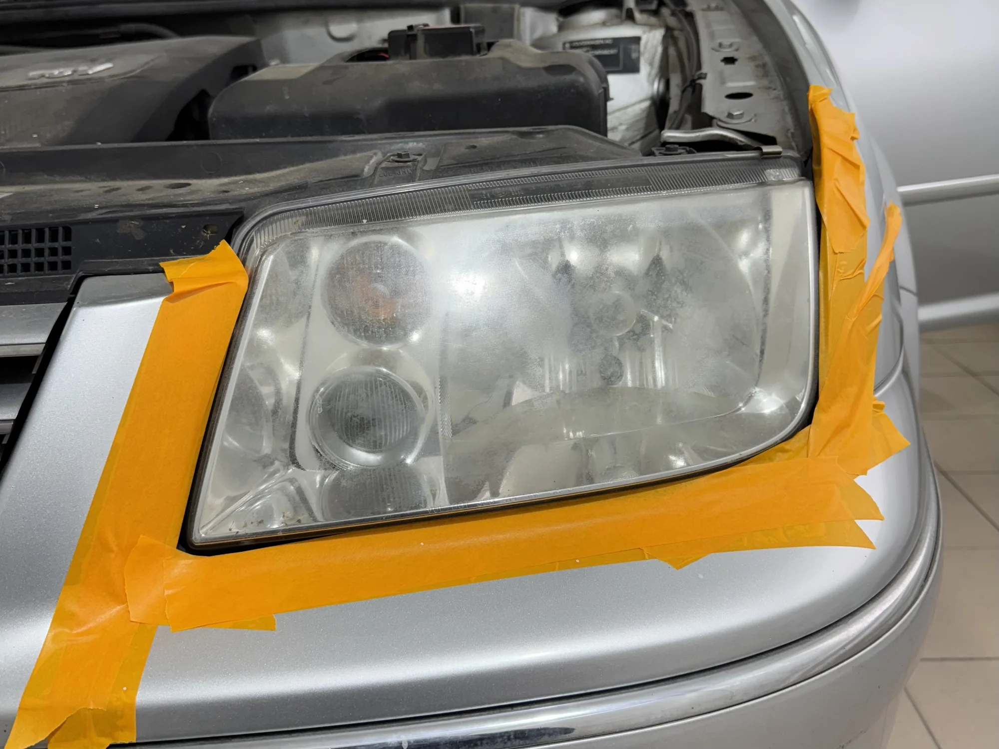 Bezpečná jízda: renovace obou předních světlometů vč. keramiky