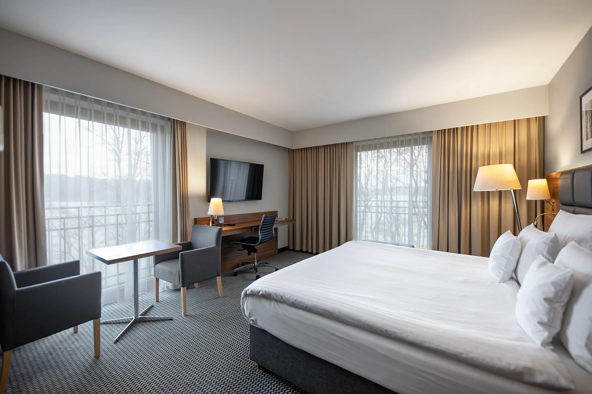 Dovolená na břehu Rożnowské jezera: 5* hotel se stravou a neomezeným wellness