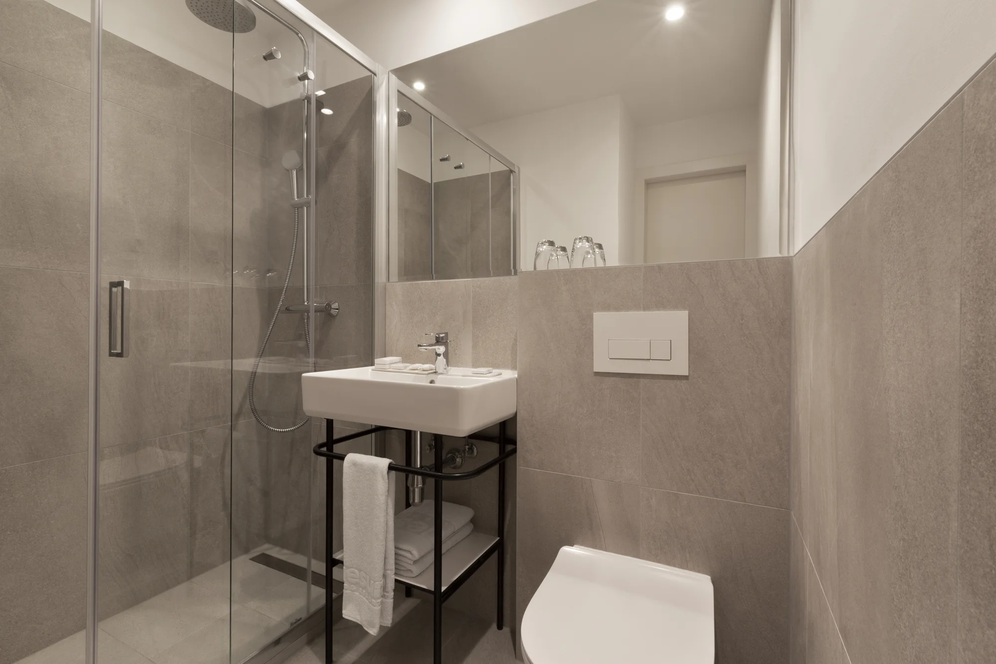 Moderní hotel na Makarské přímo u moře: bazény, all inclusive a animace