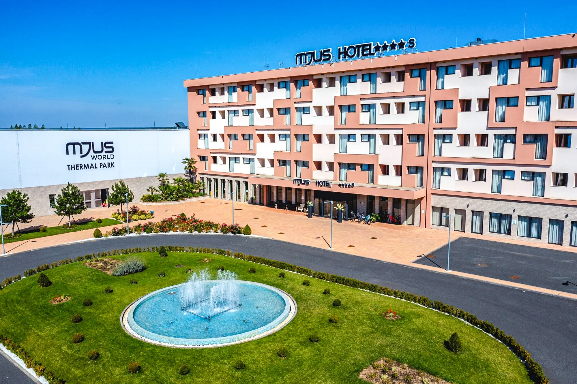 Pobyt ve wellness rezortu v západním Maďarsku: termální park, aktivity pro rodiny a polopenze