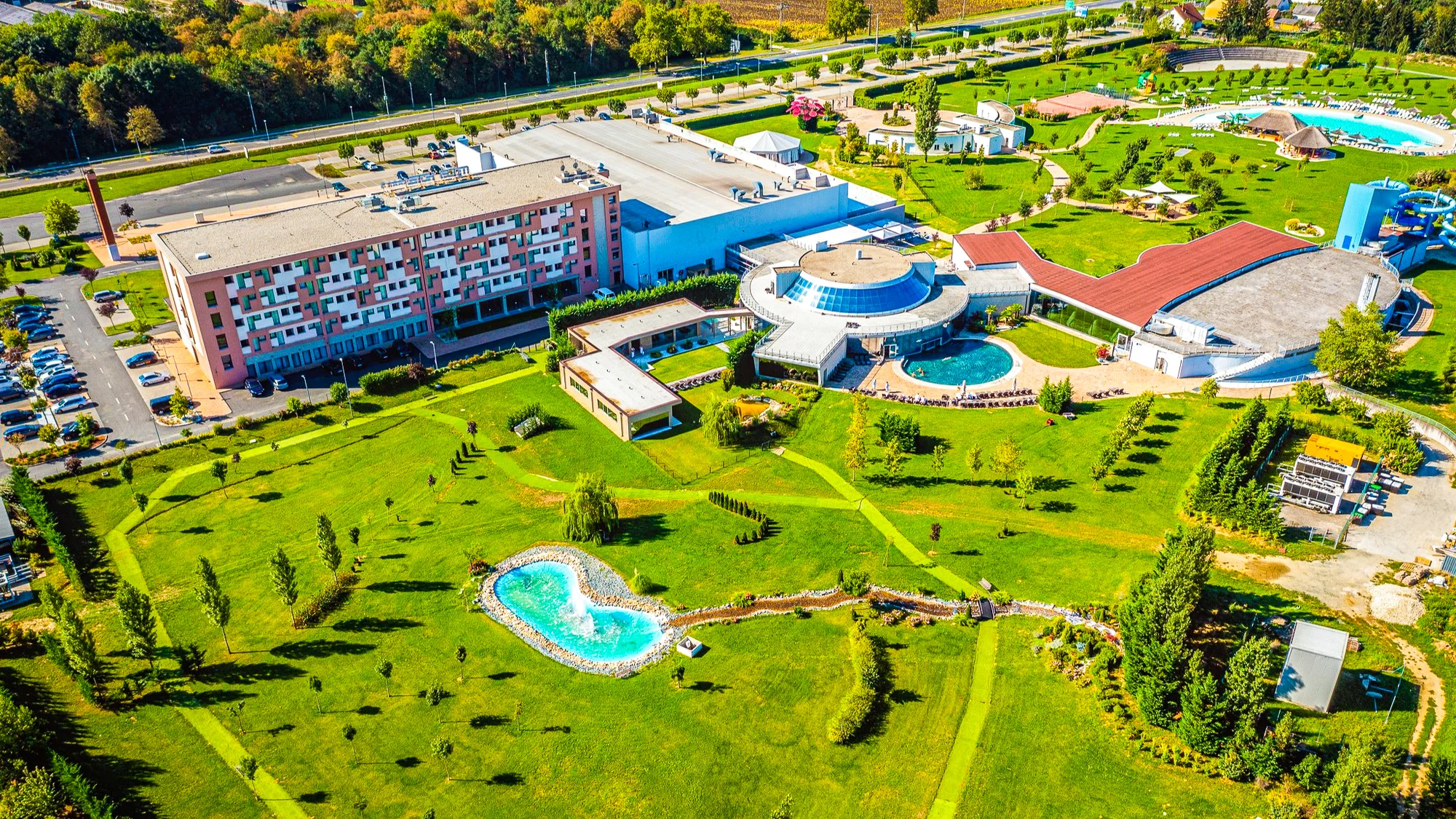 Pobyt ve wellness rezortu v západním Maďarsku: termální park, aktivity pro rodiny a polopenze