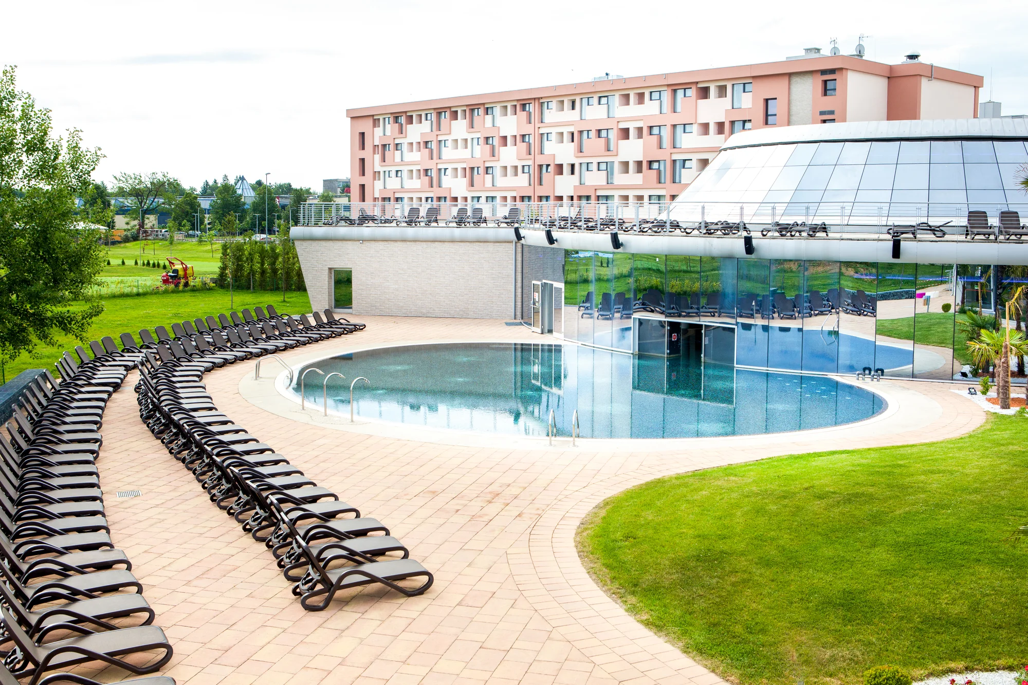 Pobyt ve wellness rezortu v západním Maďarsku: termální park, aktivity pro rodiny a polopenze