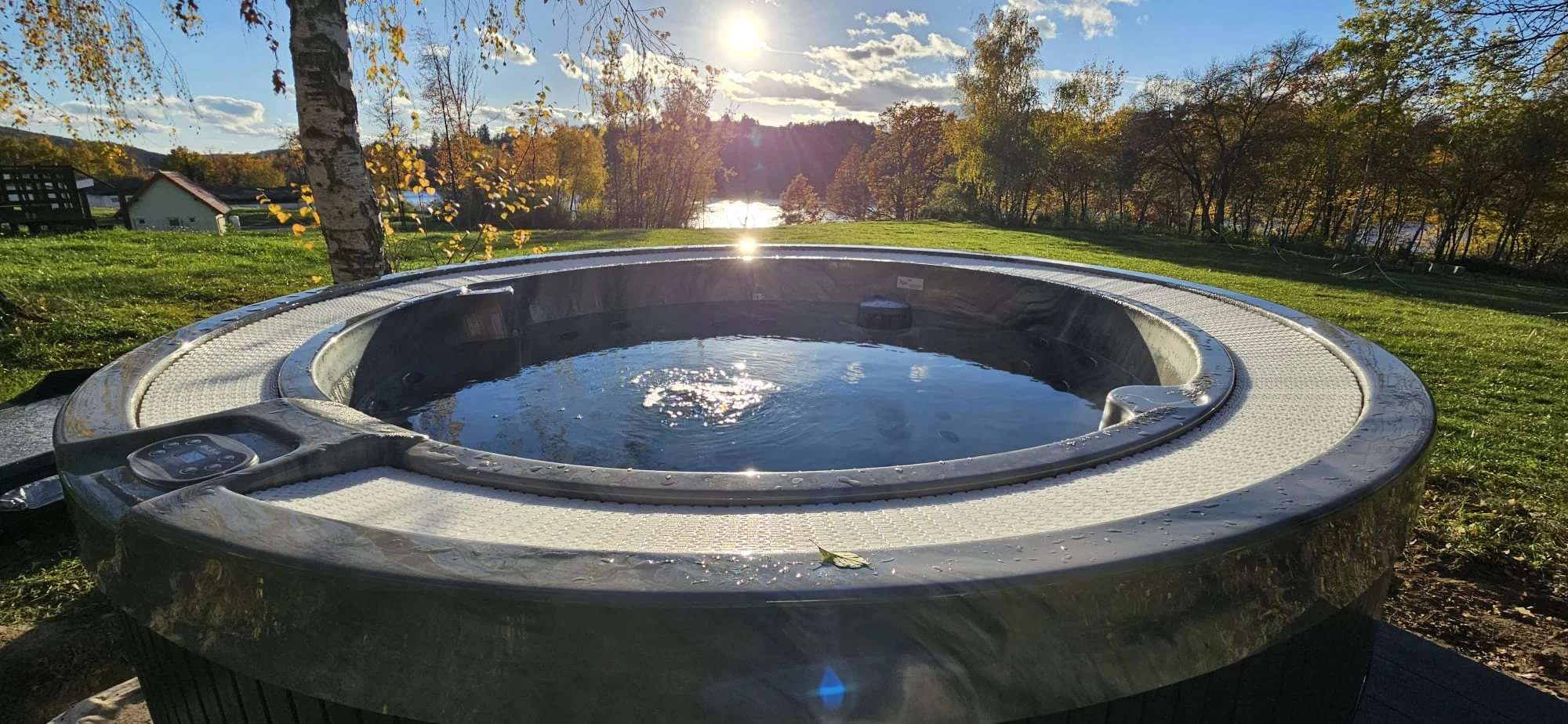 Glamping na Slapech: luxusní stany pro dva i celou rodinu, krásná lokalita přímo u přehrady