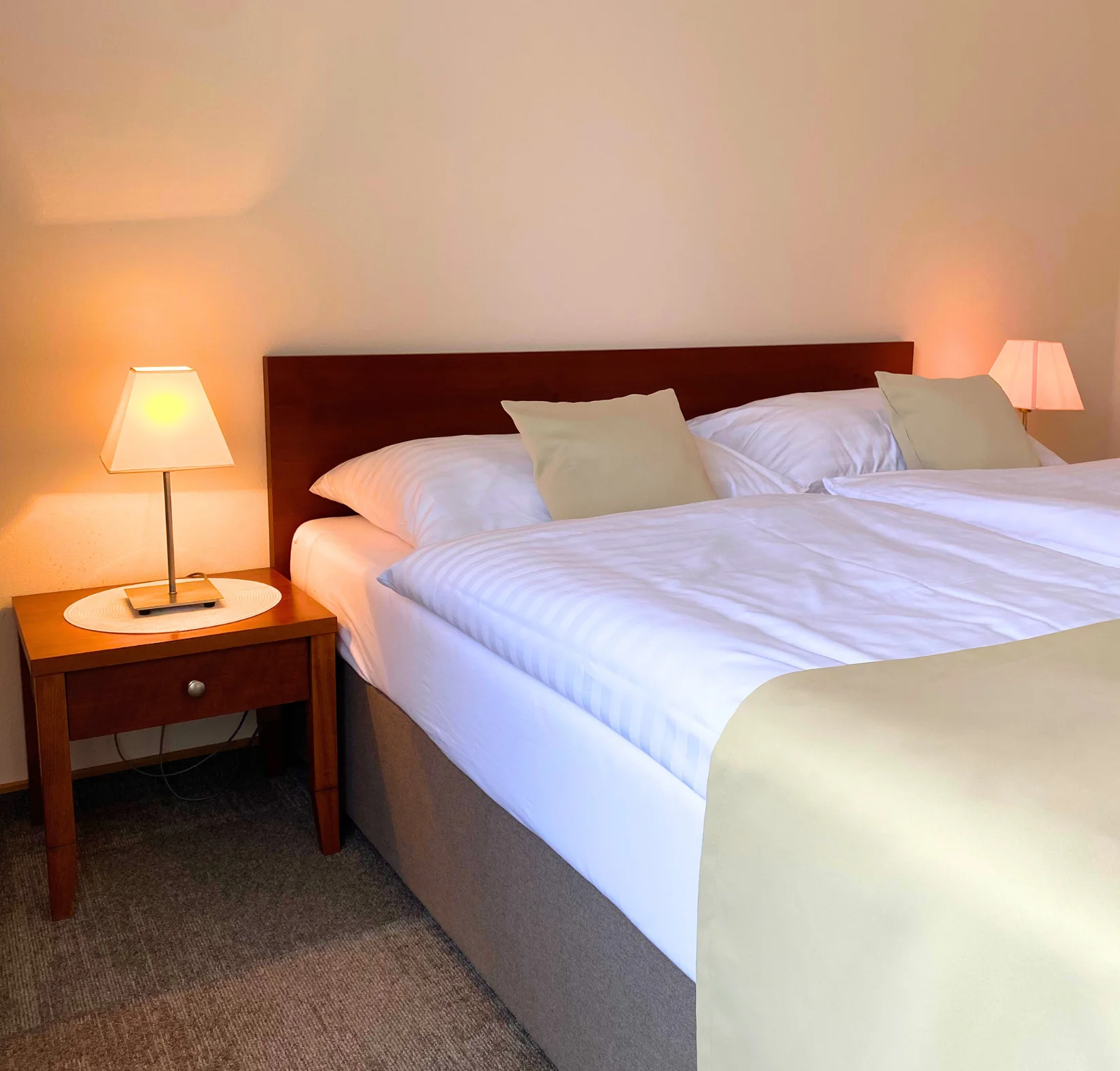 Pohoda ve Slavkově u golfového hřiště: snídaně či polopenze a víno