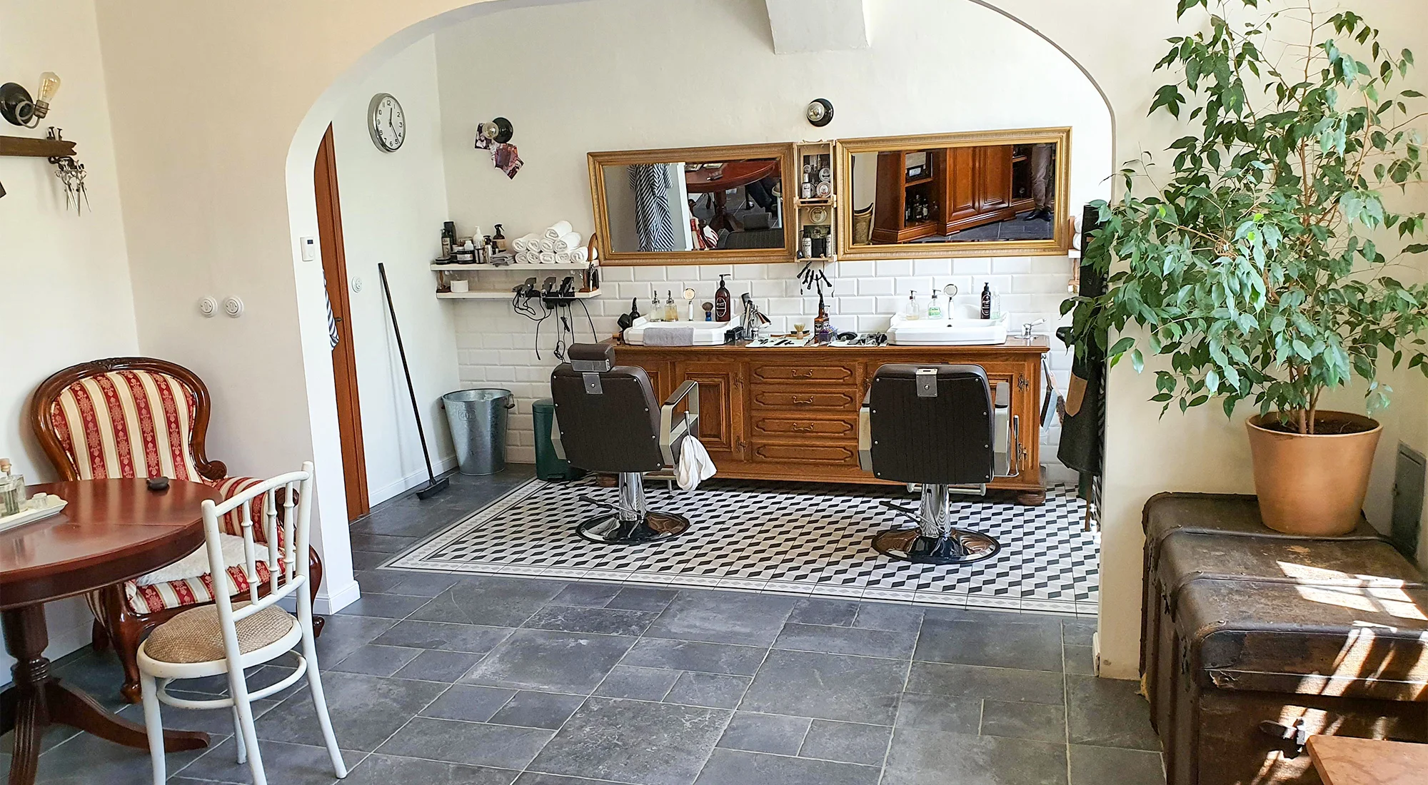 Pánské holičství: úprava vousů, holení i střih vlasů, 30 až 60 minut