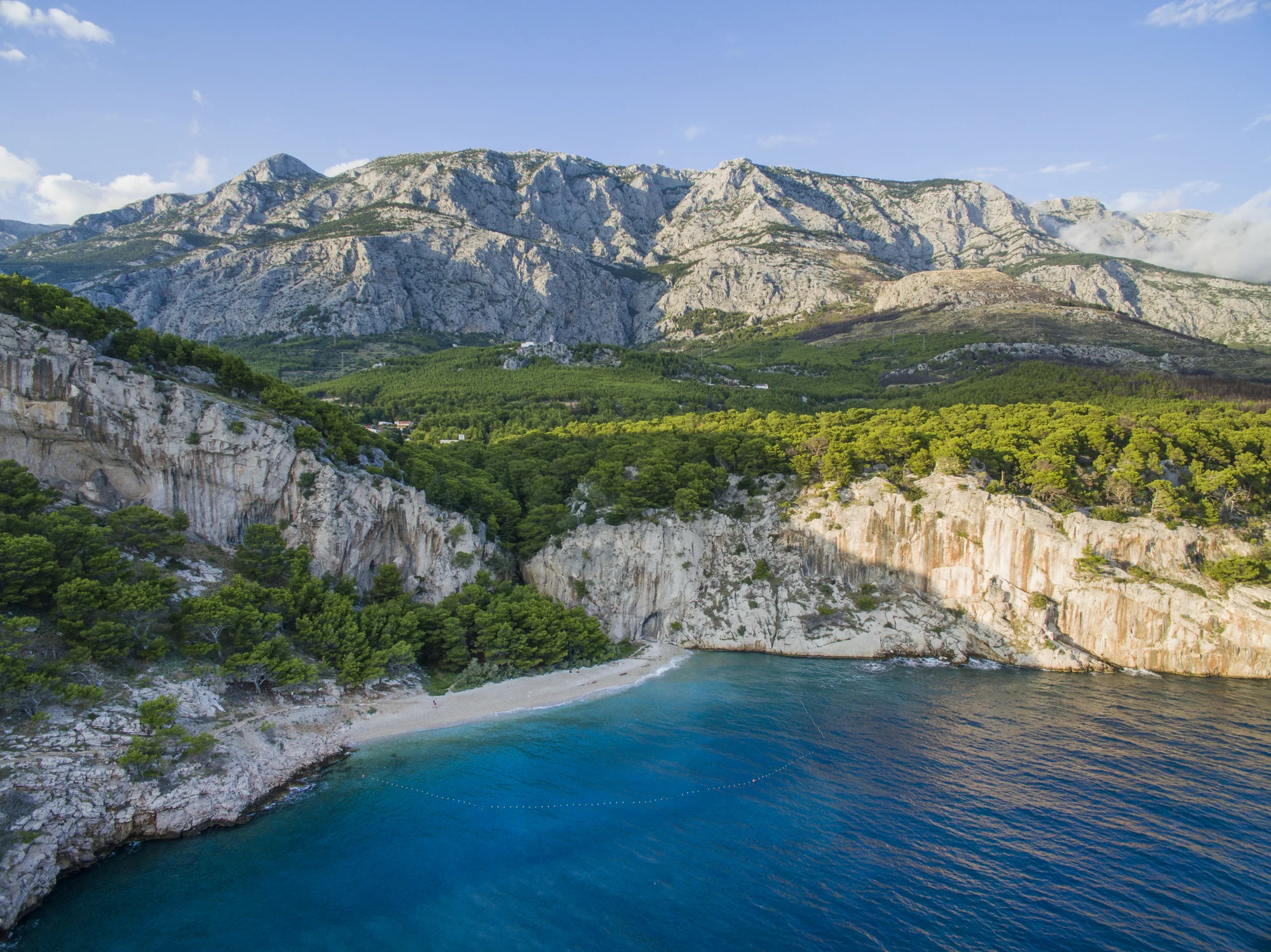 Moderní hotel na Makarské přímo u moře: bazény, all inclusive a animace