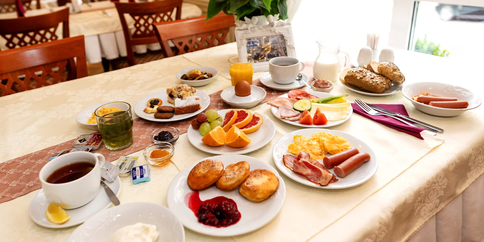 Pobyt v Karlových Varech se snídaní či polopenzí, neomezeným wellness i masáží