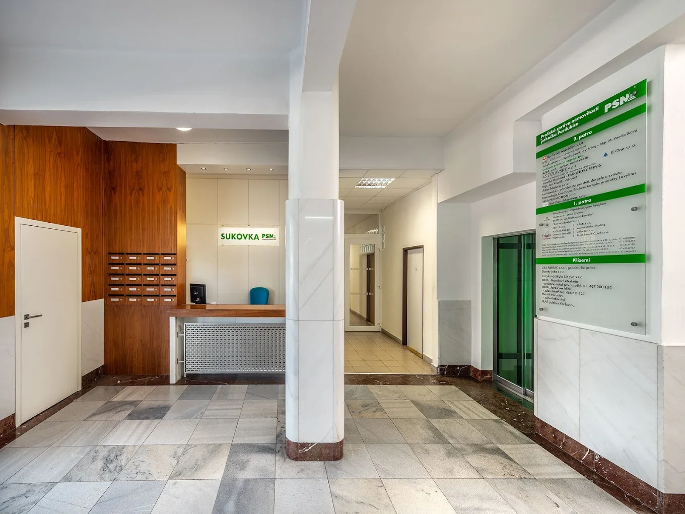 Hladká pokožka díky depilaci cukrovou pastou: horní ret, podpaží, celé ruce nebo nohy