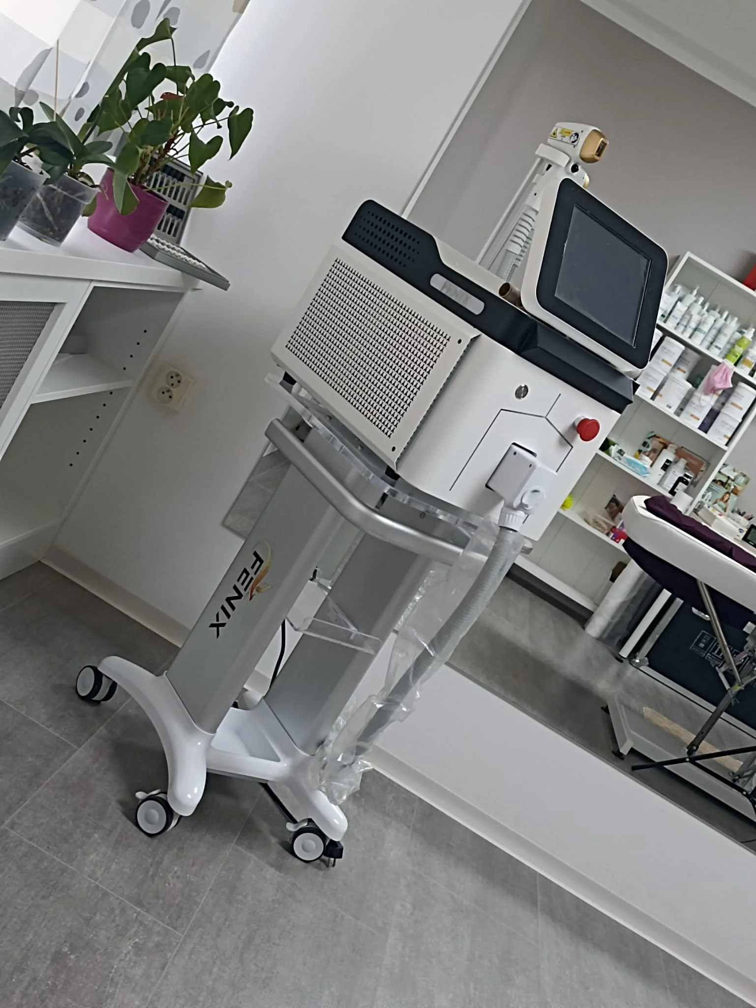 Efektivní epilace diodovým laserem: horní ret, podpaží, ruce či nohy