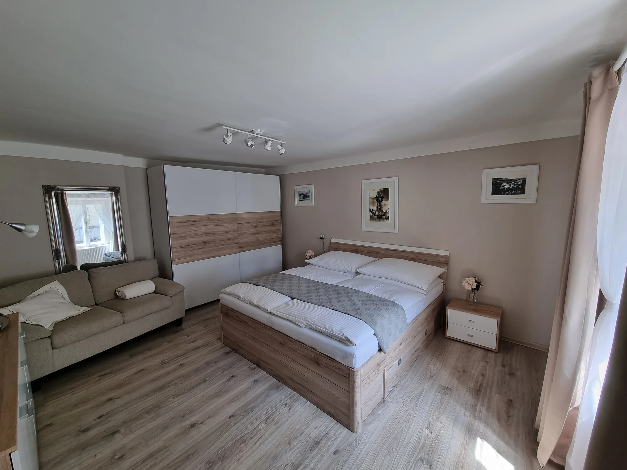 Šik apartmány v historicky cenné budově blízko centra Banské Štiavnice