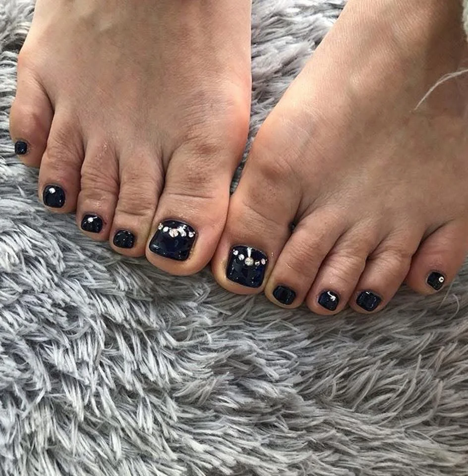 Klasická manikúra a pedikúra s masáží i kompletní balíček v centru Prahy