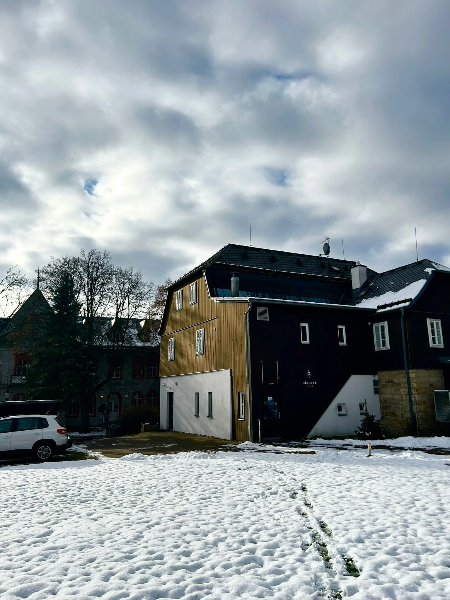 České Švýcarsko: romantický pobyt v historické hájence, snídaně i možnost tříchodové večeře a sudu