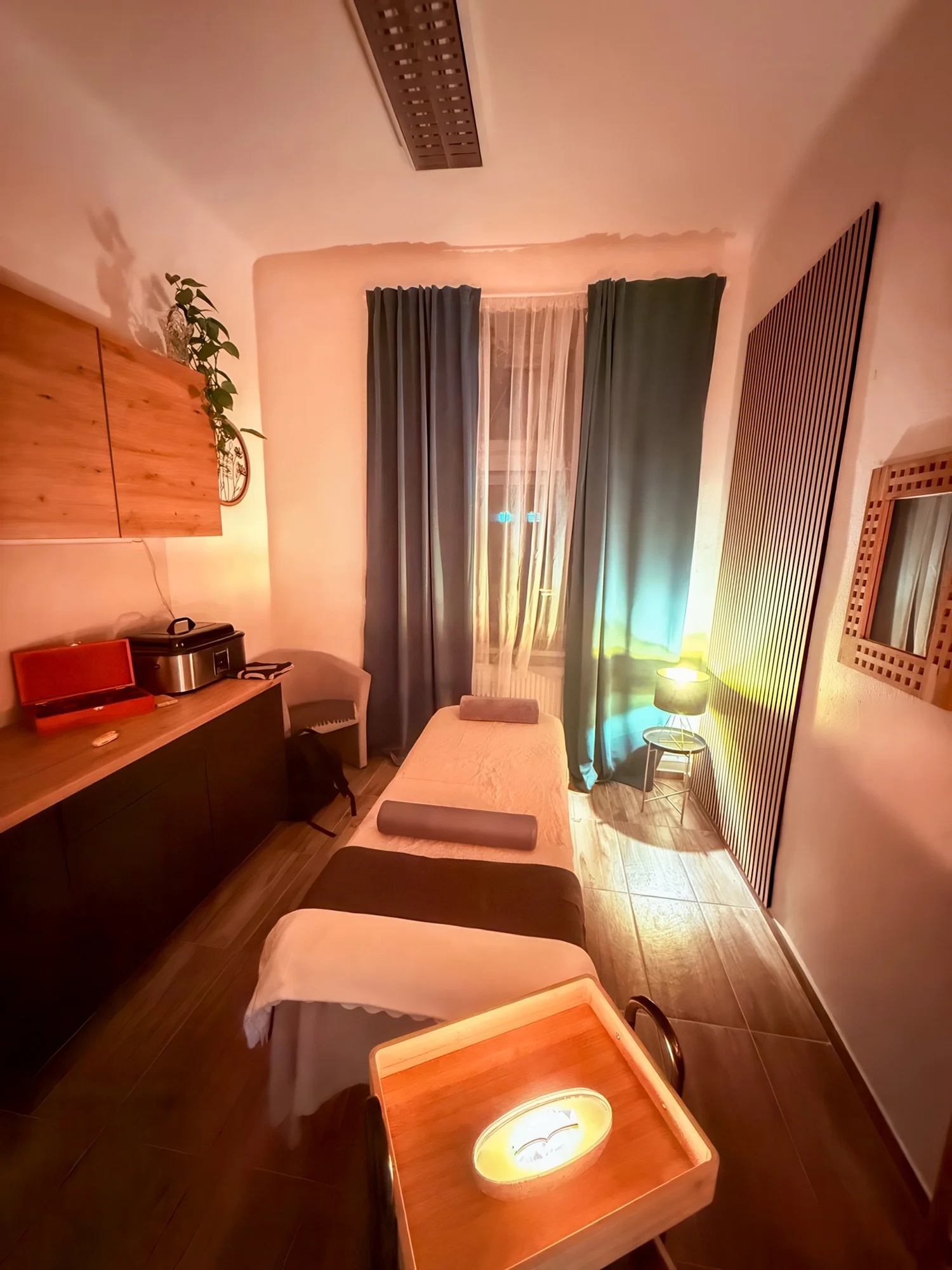 Masáž podle výběru: klasická, baňkování i lávové kameny, 30–90 min.