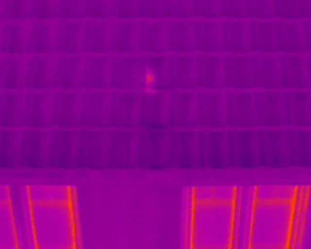 Termografická kontrola budov a fotovoltaiky dronem s termokamerou