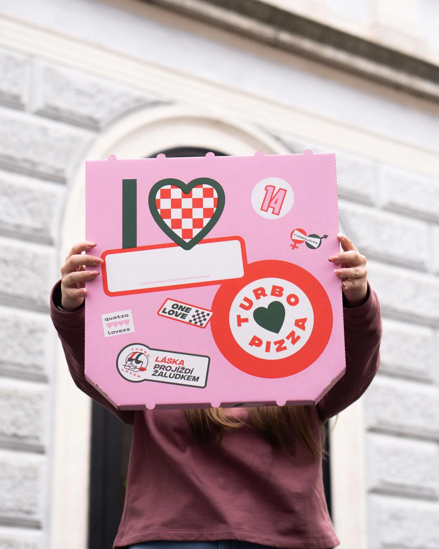 Turbo pizza: 1/4 pizzy podle výběru nebo voucher na 300 Kč na cokoliv