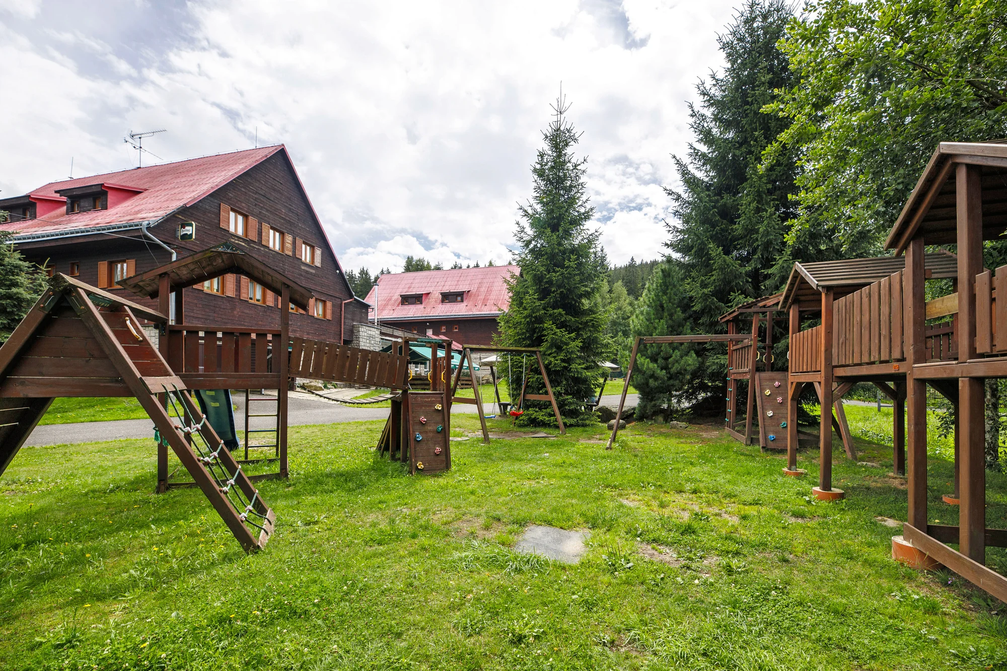 Pobyt v Jizerských horách pro páry i rodiny: polopenze a vstup do sauny