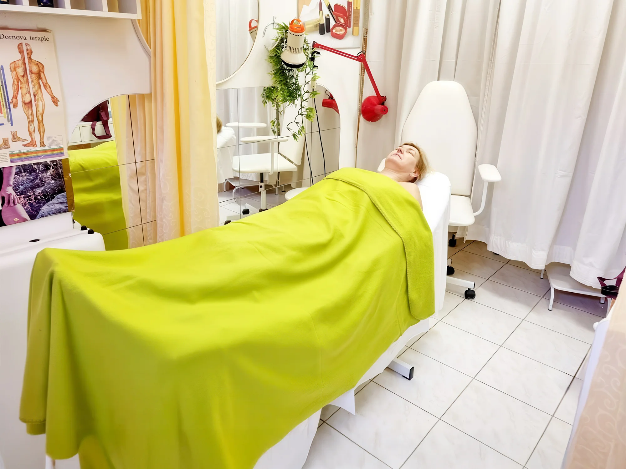 Staňte se kosmetičkou: certifikovaný kurz zakončený osvědčením pro vydání živnostenského listu