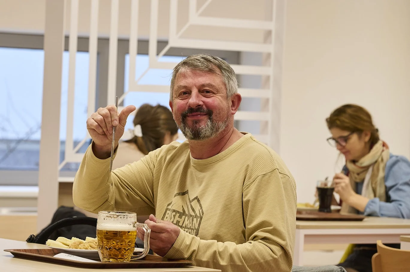 Menu pro jednoho i pro dva: řízek či či smažený sýr s přílohou a nápojem