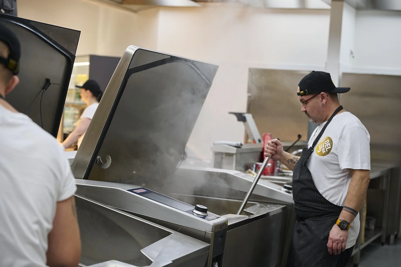 Menu pro jednoho i pro dva: řízek či či smažený sýr s přílohou a nápojem