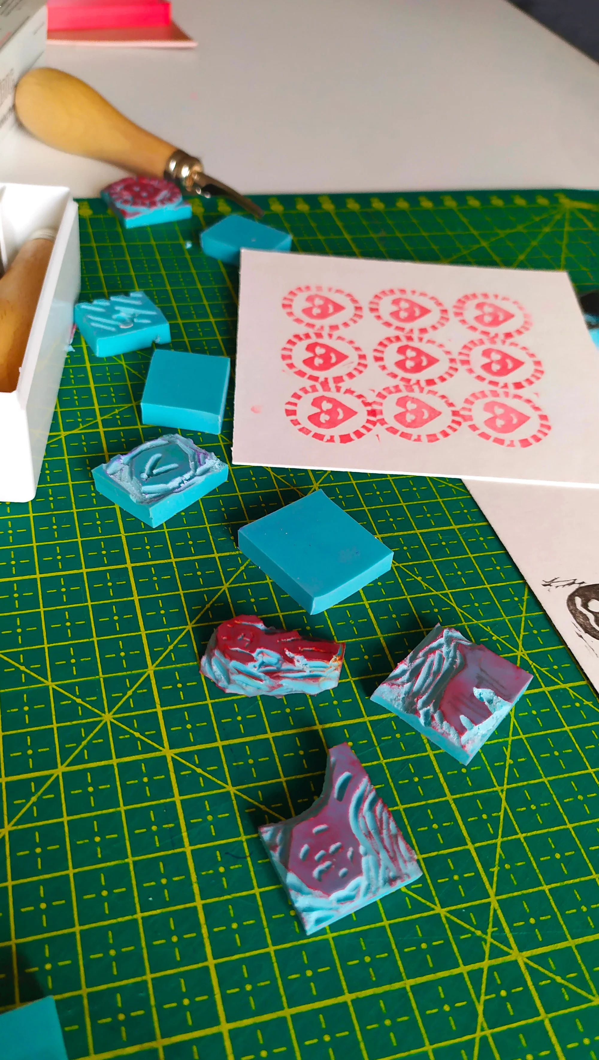 Semestrální kurz umělecké grafiky: 9 lekcí pro dospělé vč. pomůcek a závěrečné výstavy