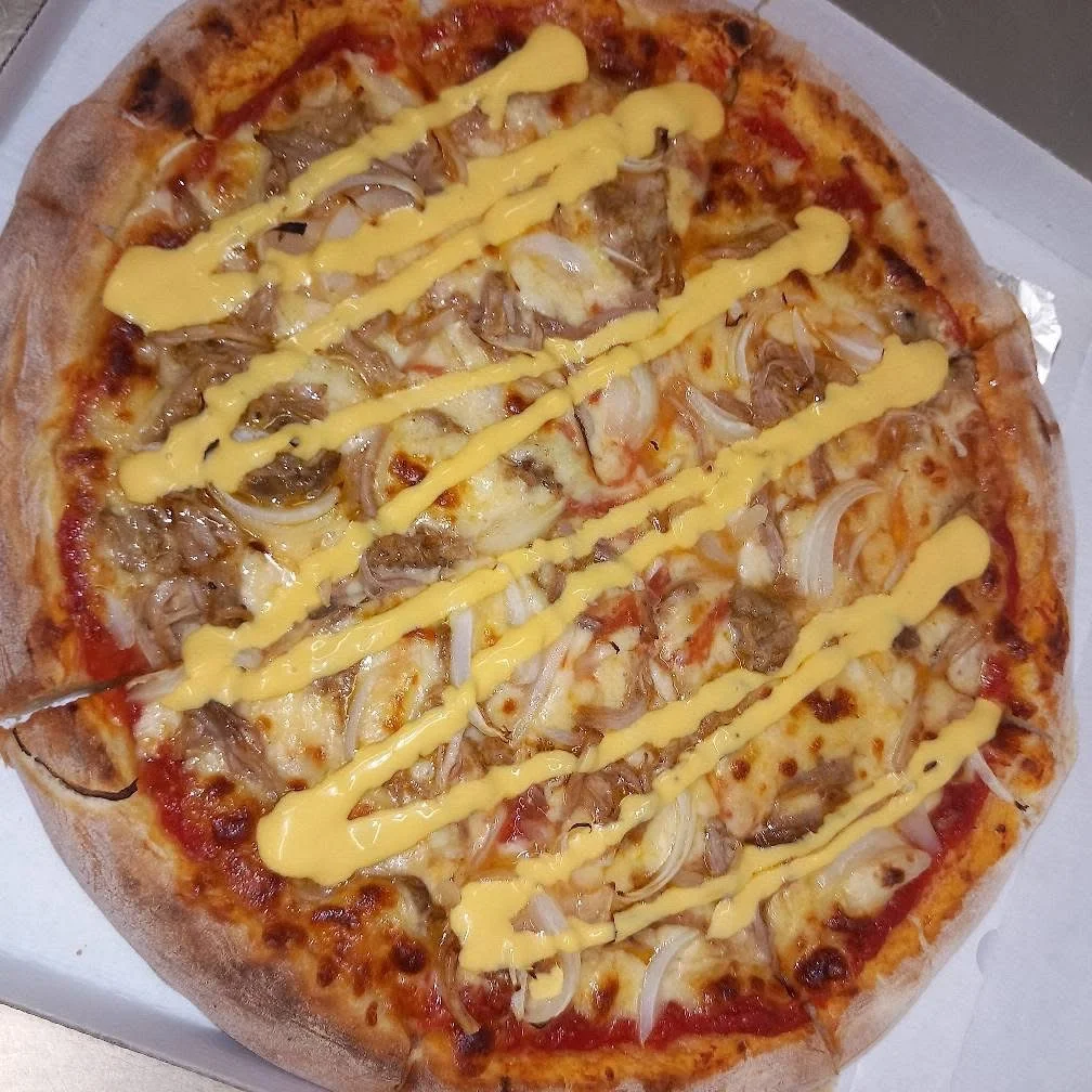 Až 3 pizzy o velikosti 32 cm podle výběru i s nápojem a rozvozem