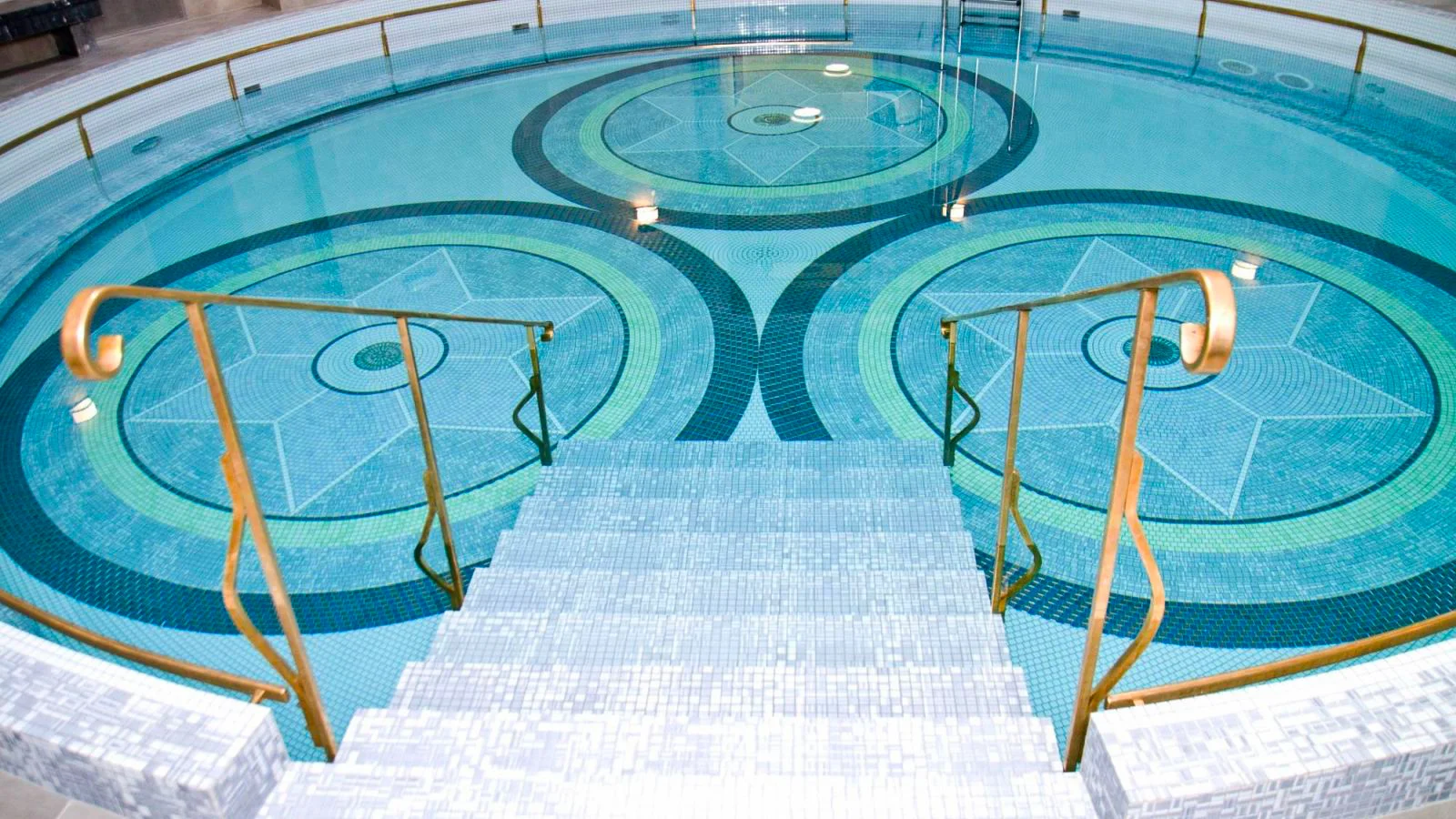 Dovolená v lázeňském městě Jelení Hora: snídaně i vstup do bazénu a sauny