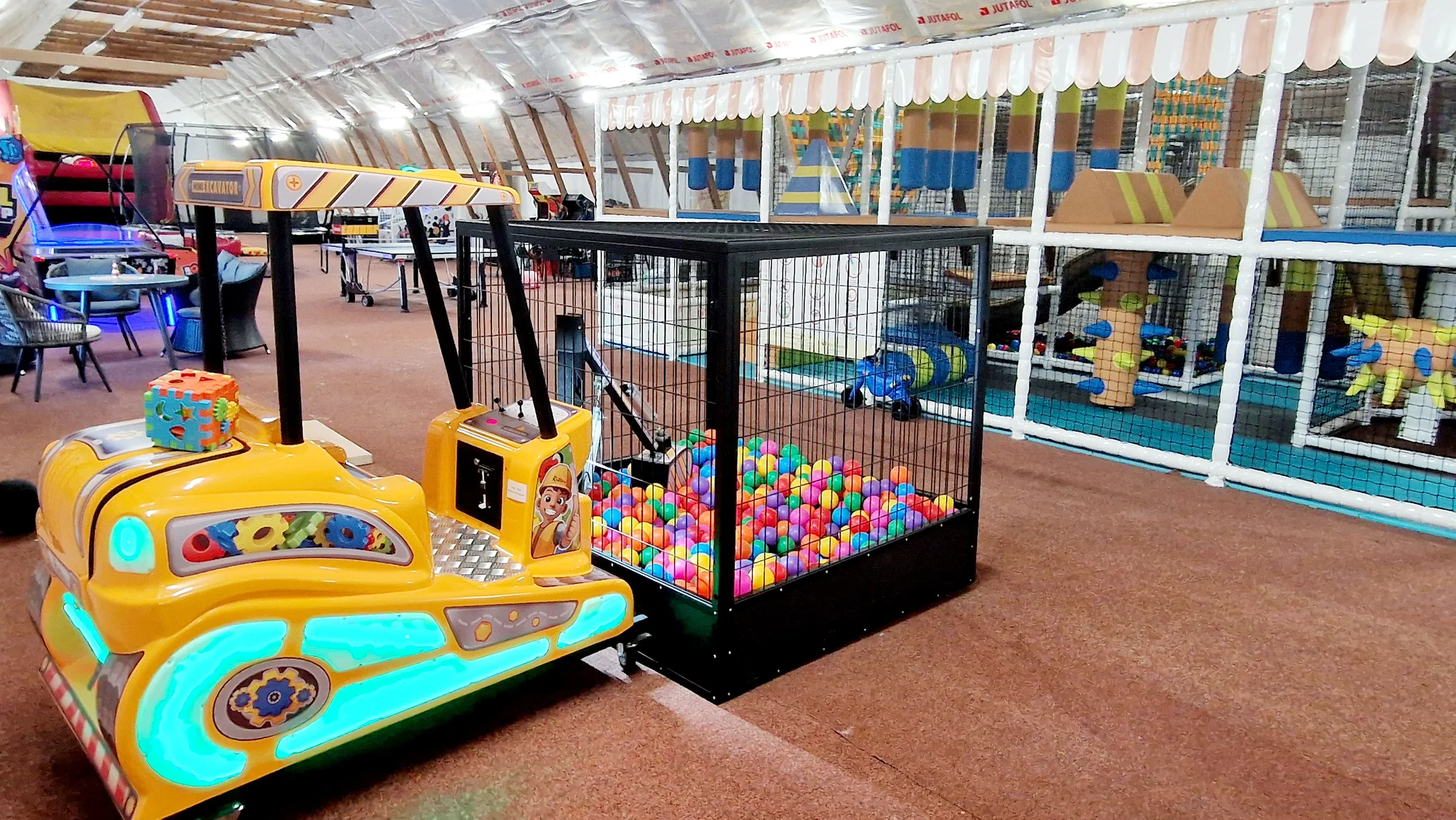 Relax pro pár i rodinu v Pekle Čertovina: pobyt v Kocourkově vhodný i pro seniory, polopenze, wellness, animace a herna pro děti