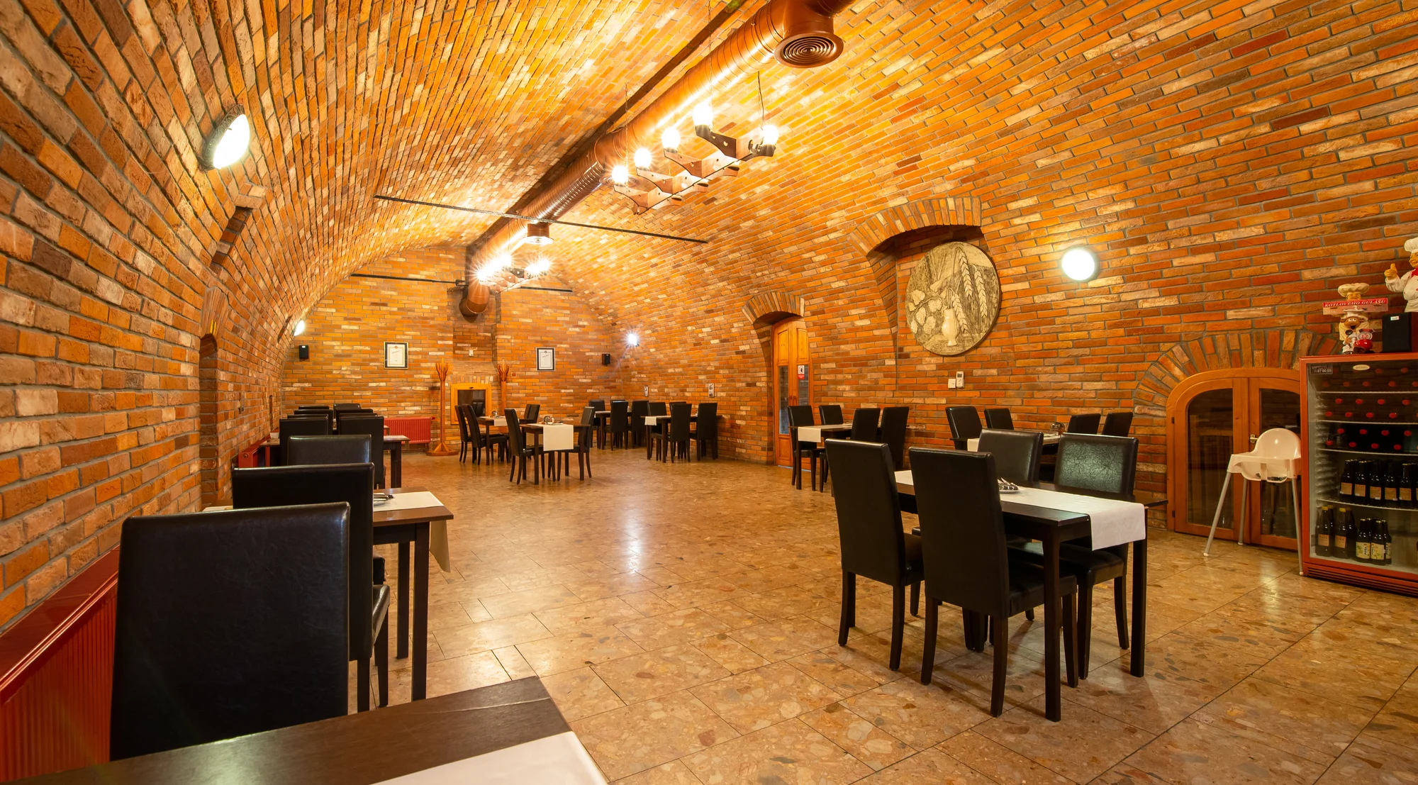 Překvapte svou polovičku romantickým pobytem v Trnavě: pivní lázně, chutné jídlo i wellness