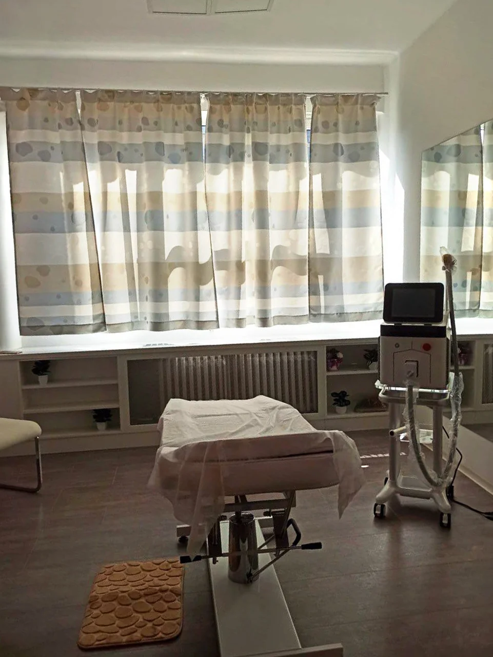 Hladká pokožka díky depilaci cukrovou pastou: horní ret, podpaží, celé ruce nebo nohy