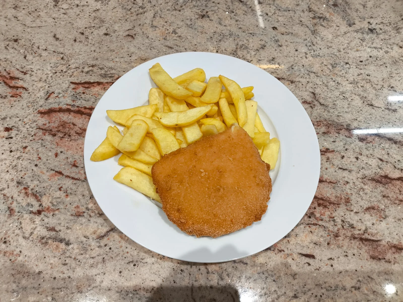 Menu pro jednoho i pro dva: řízek či či smažený sýr s přílohou a nápojem