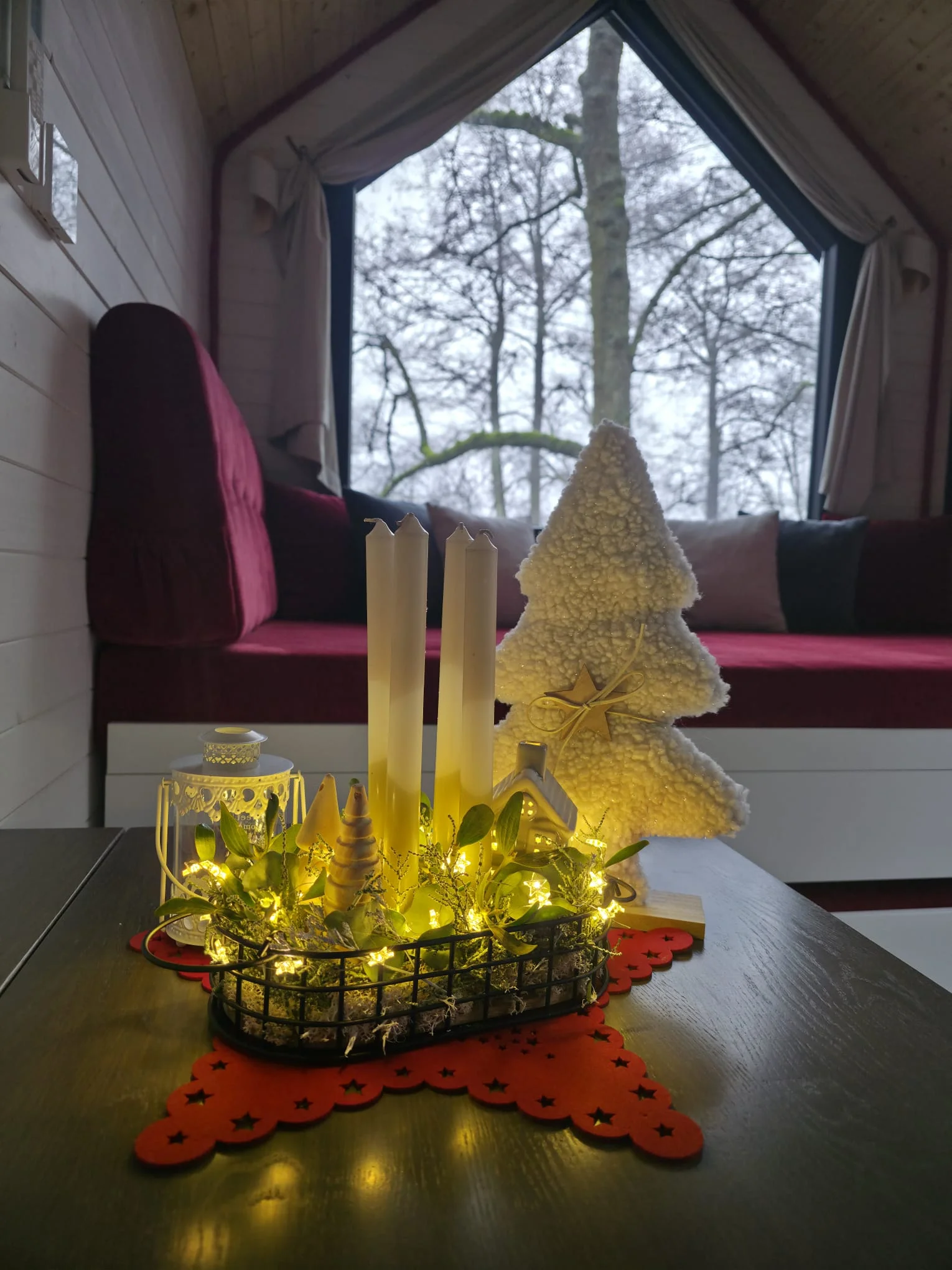 Tiny house u Dvora Králové: relax v soukromí s finskou saunou i koupacím sudem