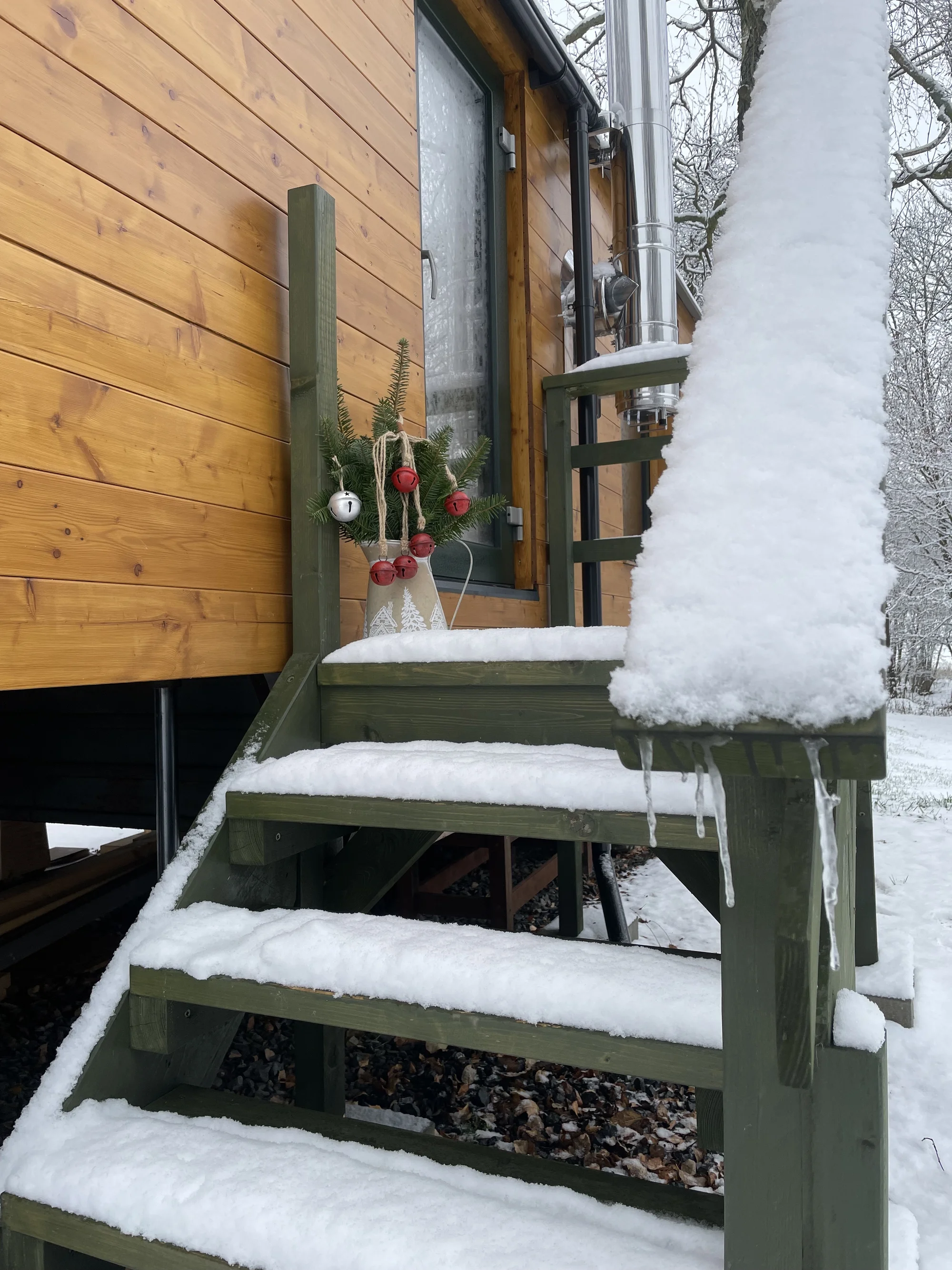 Romantika uprostřed moravské přírody: útulná maringotka s veškerým zázemím