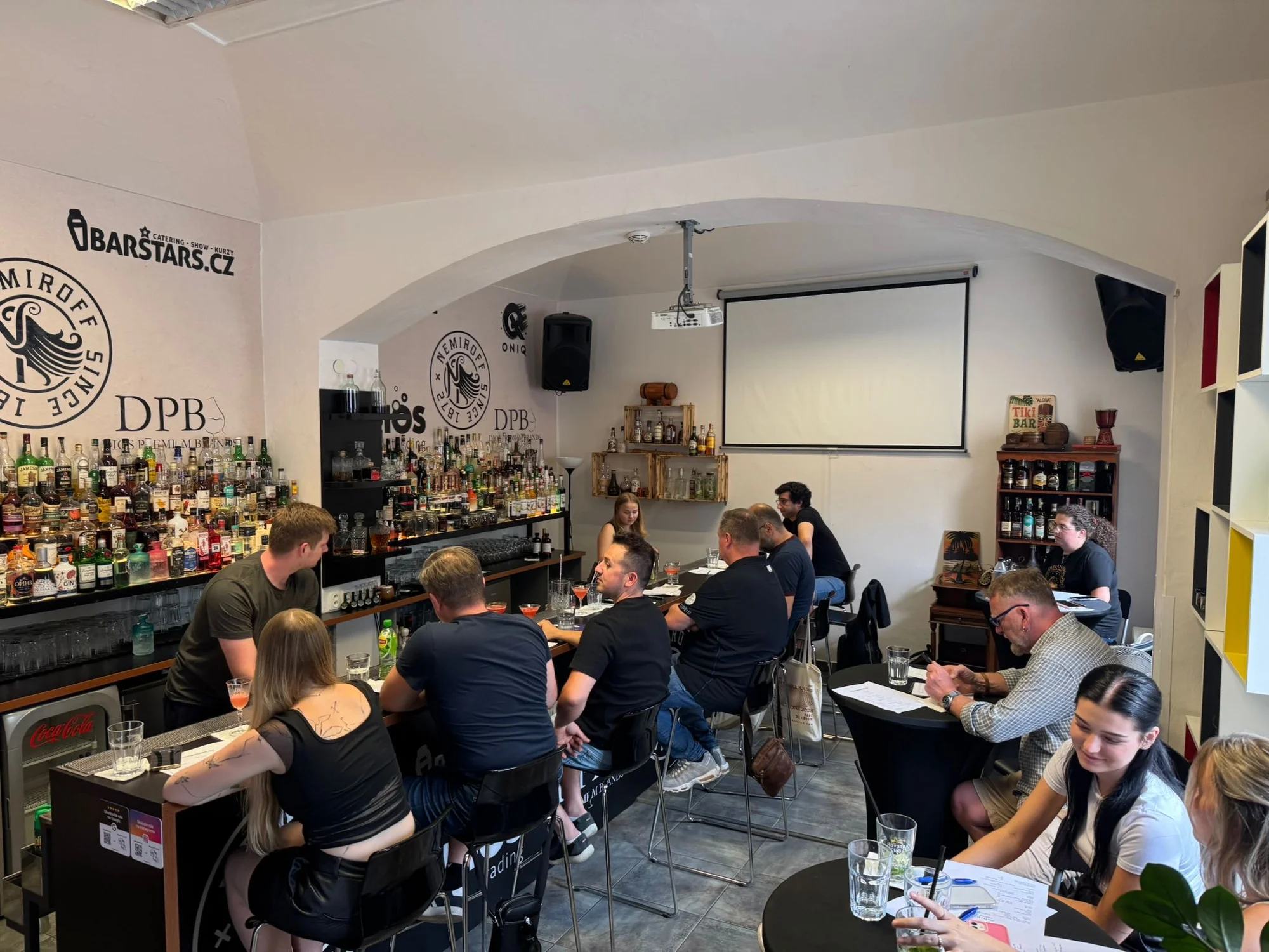 Barmanský jednodenní minikurz pro 1, 2 nebo 4 osoby