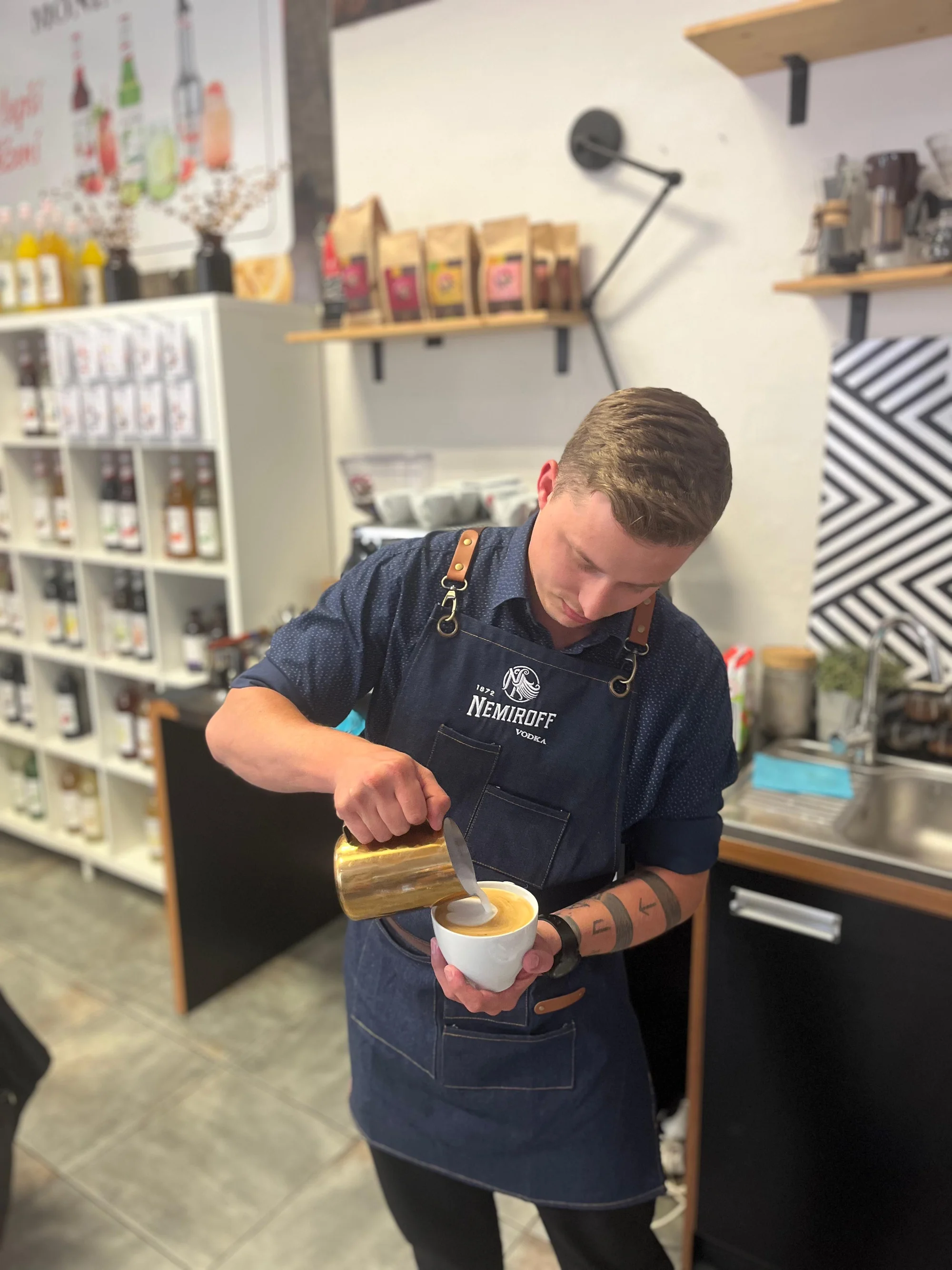 Alternativní příprava kávy nebo celodenní baristický kurz pro milovníky kávy