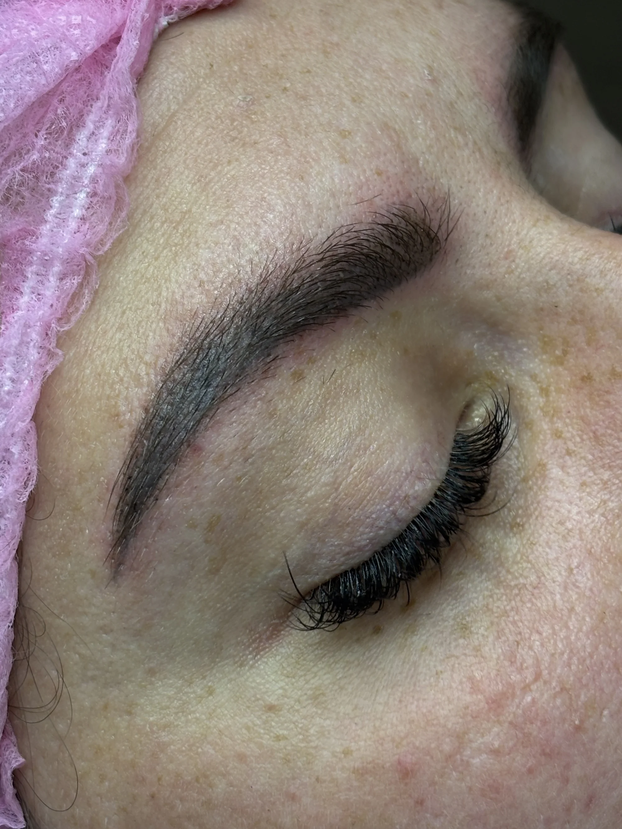 Pro zářivou pleť i dokonalé rysy: mikrojehličkování, BB Glow a permanentní make-up