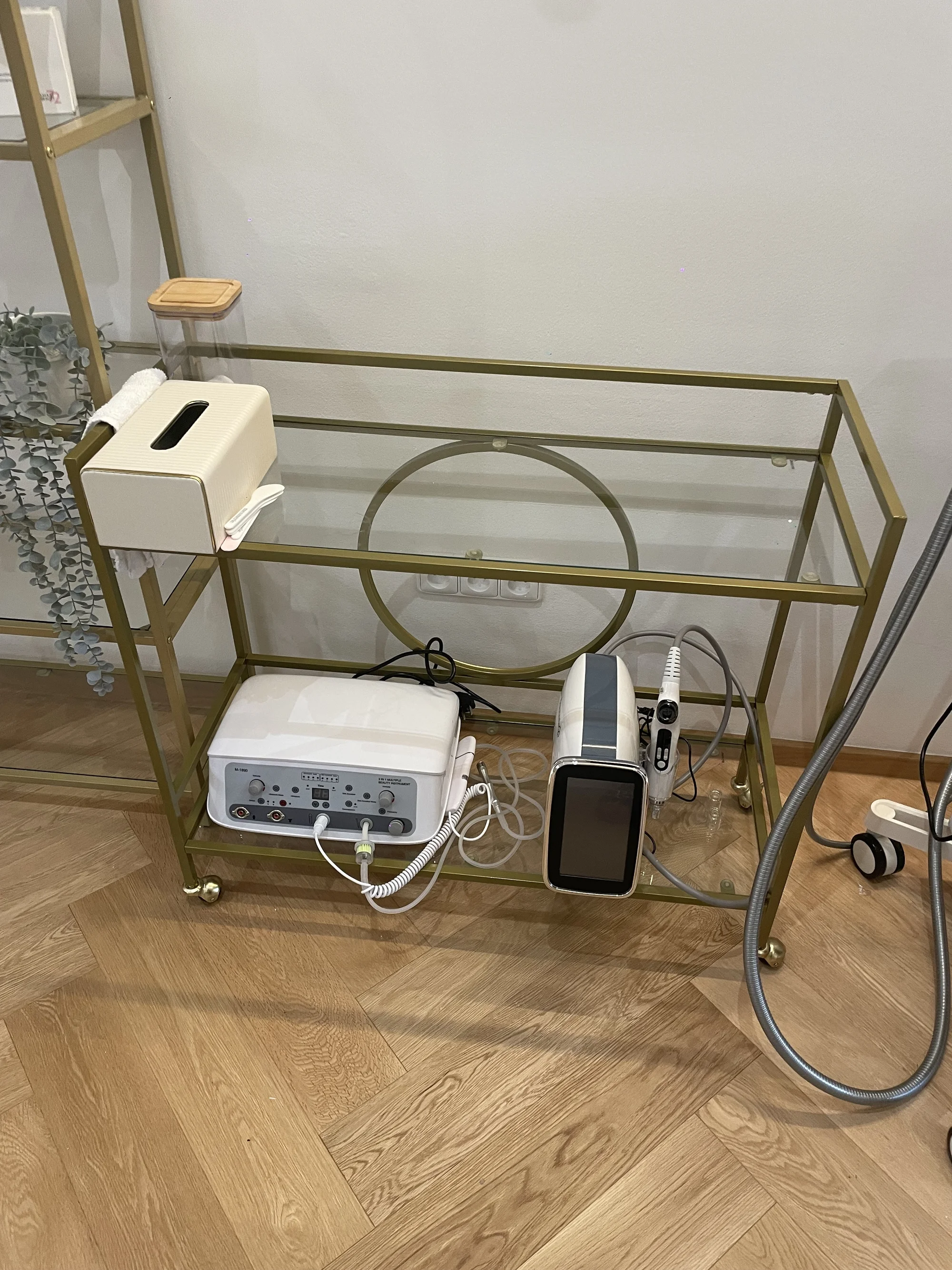 Tvarování postavy: přístrojová maderoterapie Spheres Therapy a ultrazvukové ošetření HIFU