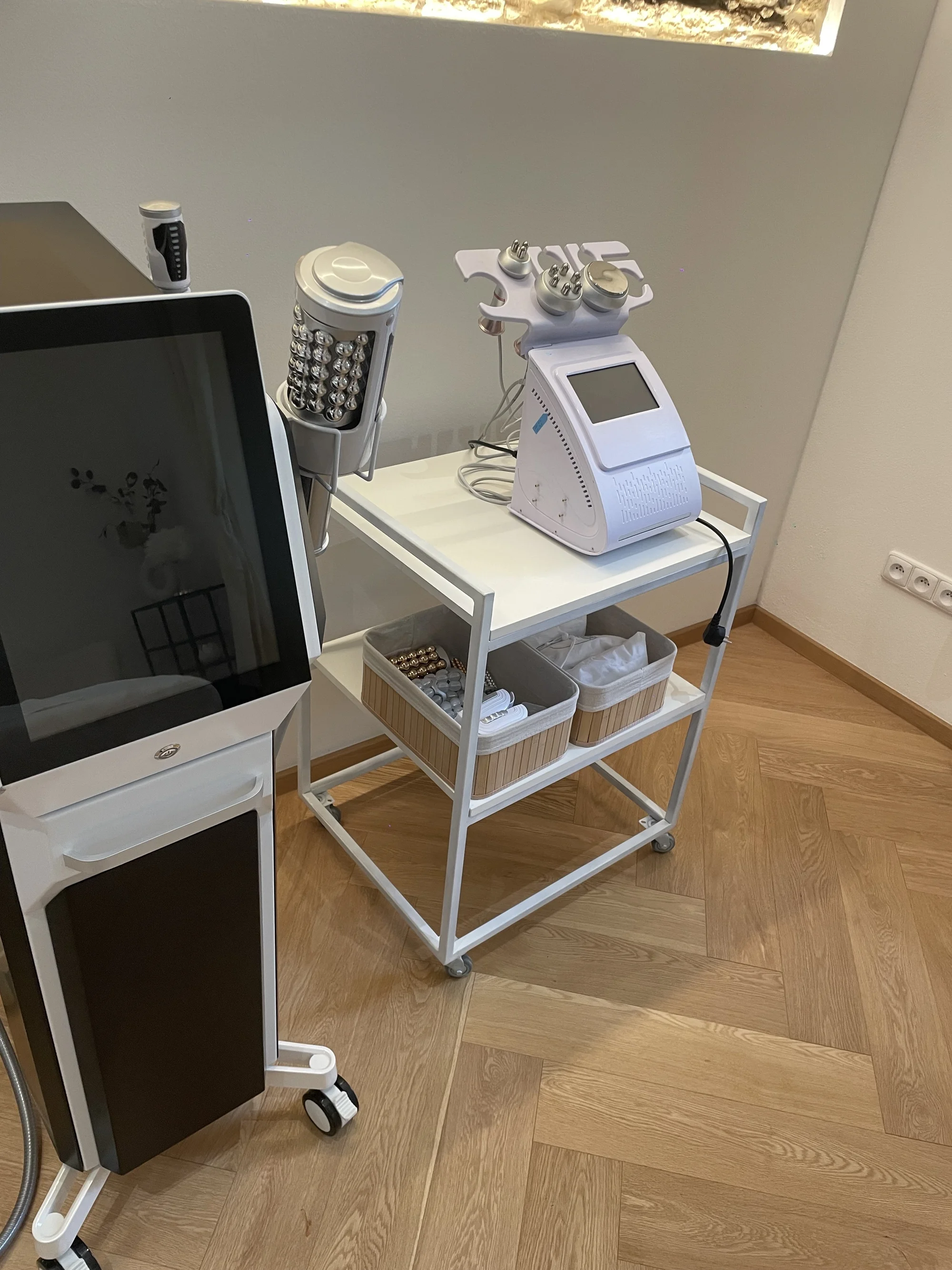 Tvarování postavy: přístrojová maderoterapie Spheres Therapy a ultrazvukové ošetření HIFU