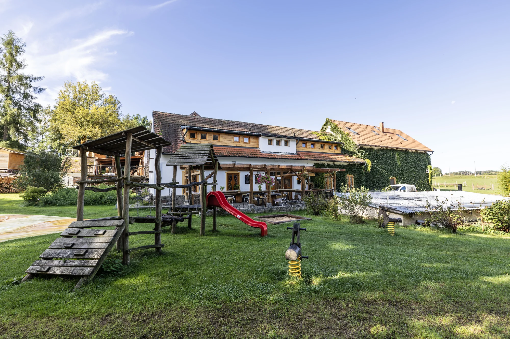 Stylová dovolená nedaleko Sedlčan: pohoda se snídaní a výlety