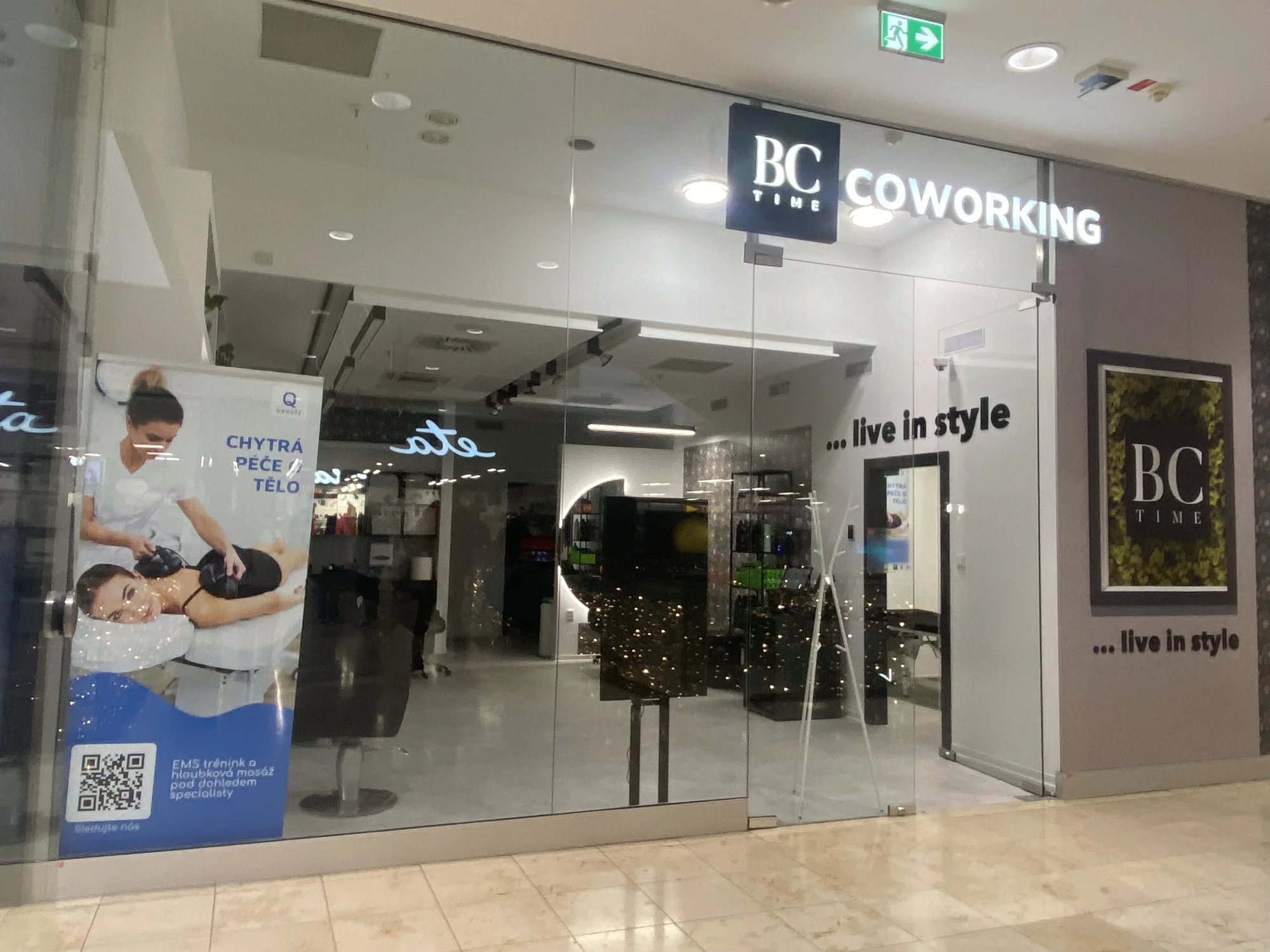 Efektivní cesta ke zpevněné postavě: roll masáž a stimulace svalů pomocí EMS