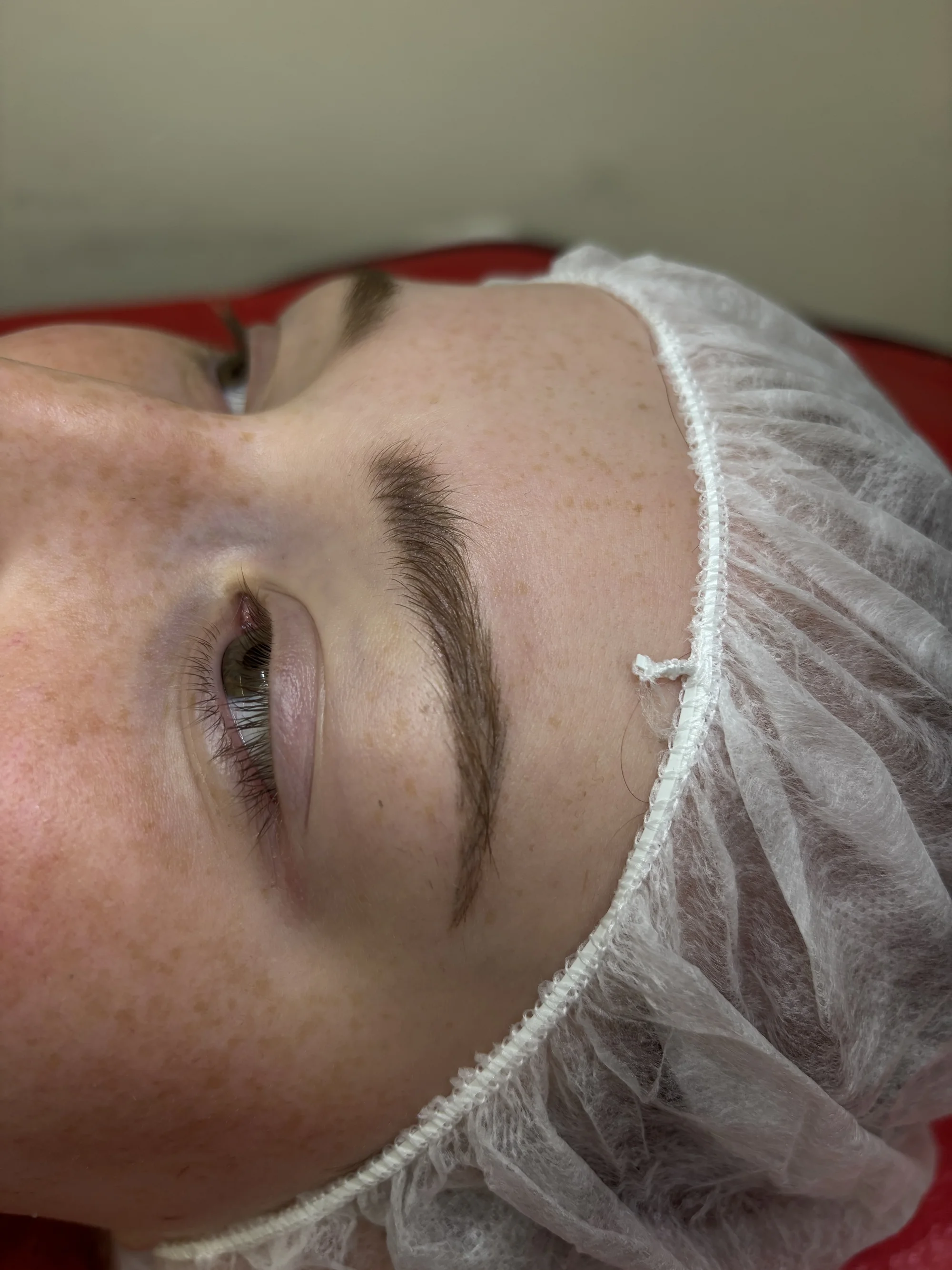 Pro zářivou pleť i dokonalé rysy: mikrojehličkování, BB Glow a permanentní make-up