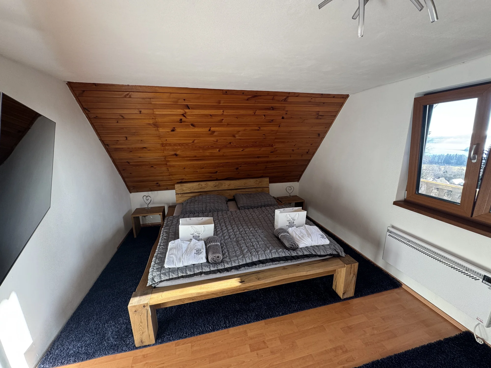 Pobyt u Lipna: chata až pro 6 osob s vlastní venkovní vířivkou, půjčení kol