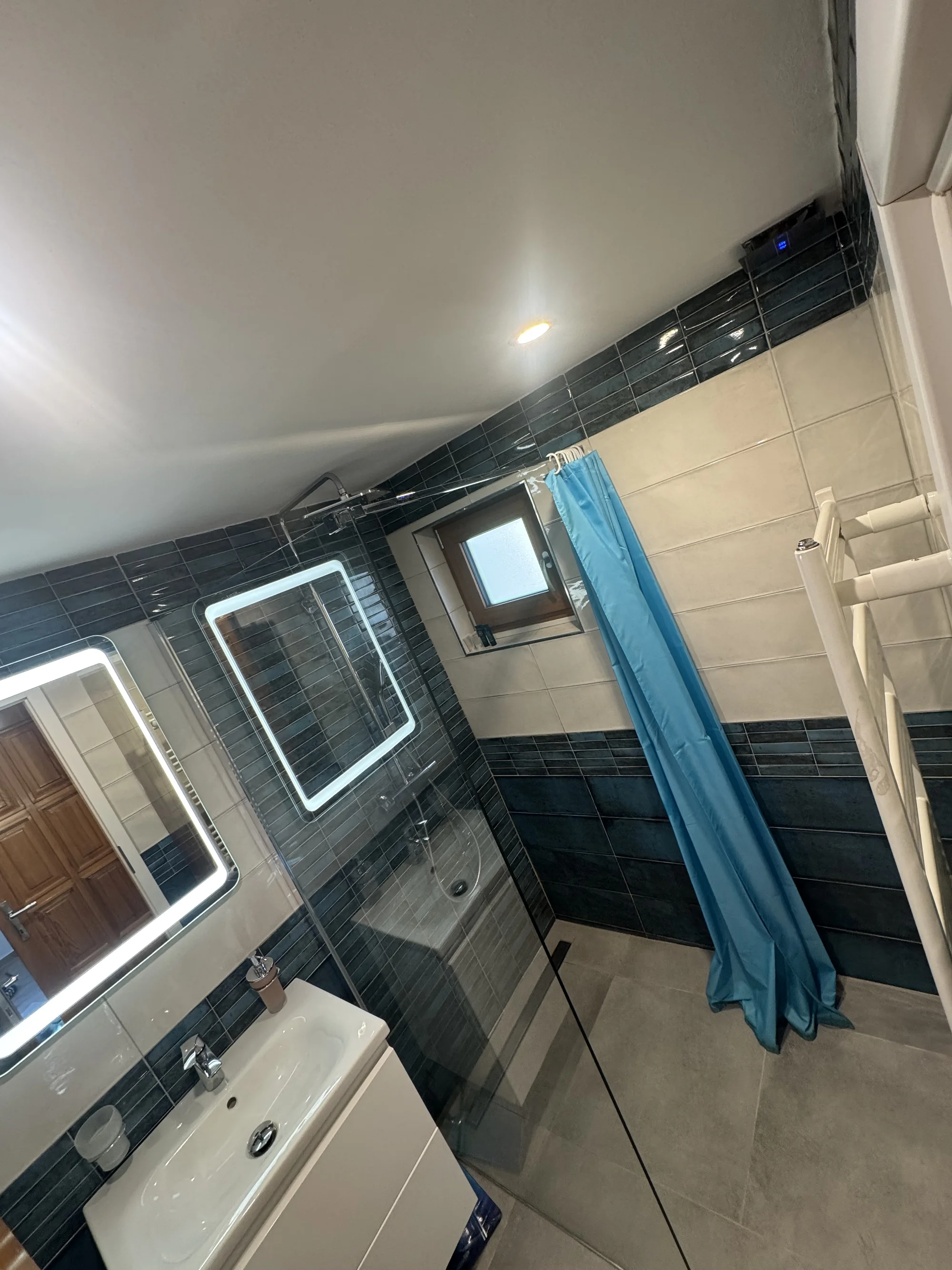 Pobyt u Lipna: chata až pro 6 osob s vlastní venkovní vířivkou, půjčení kol