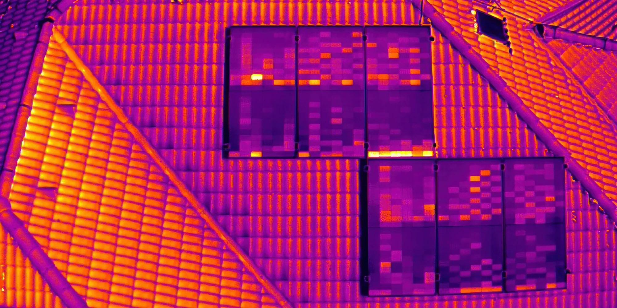 Termografická kontrola budov a fotovoltaiky dronem s termokamerou