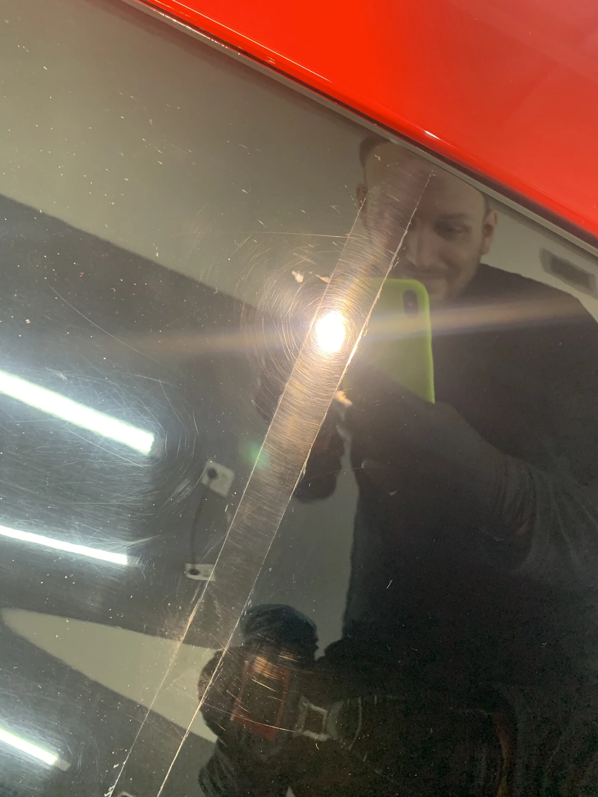 Detailní čištění exteriéru a interiéru auta s roční ochranou: zářivý lesk a špičková péče o každý vůz